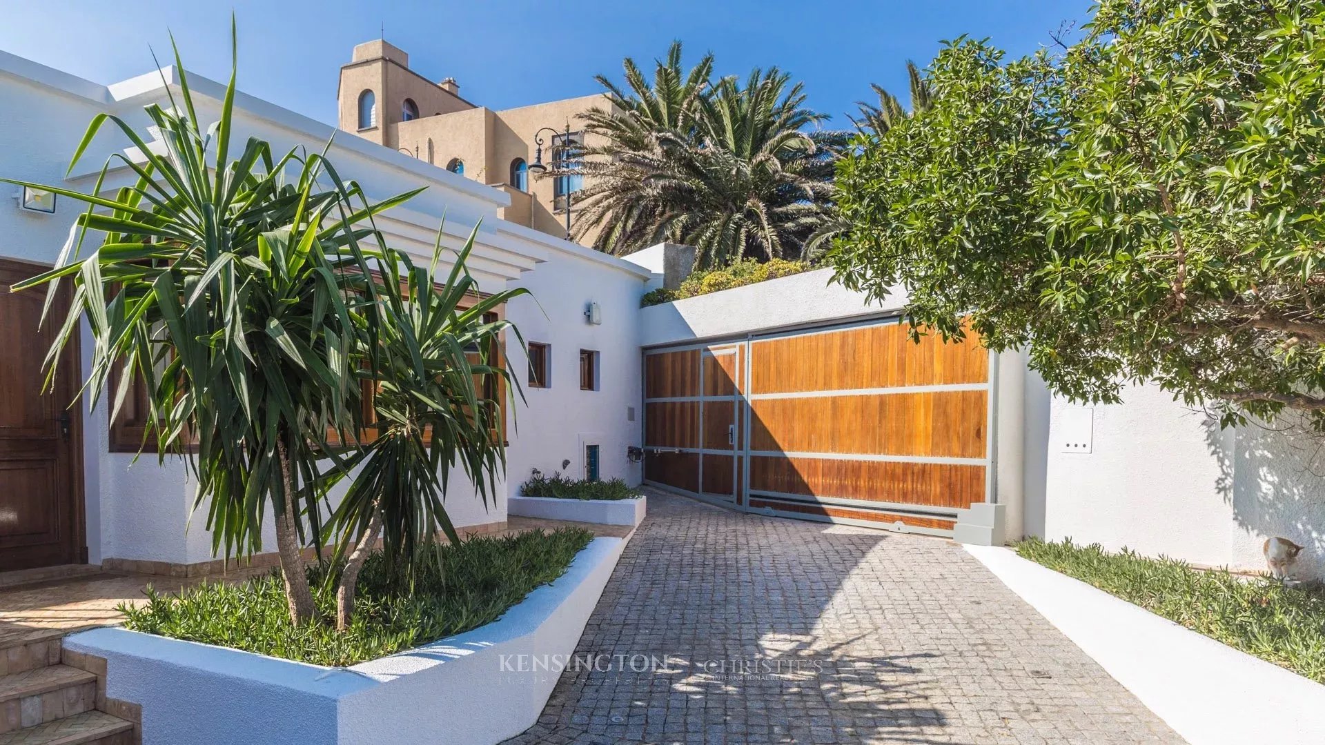 6 Bedroom Villa/Townhouse's Image 28