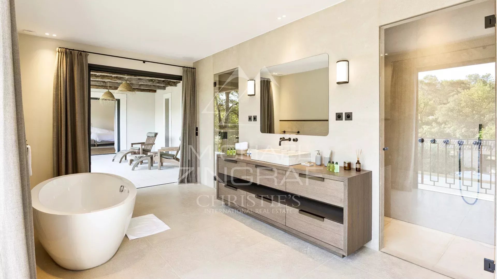 11 Bedroom Villa/Townhouse's Image 8