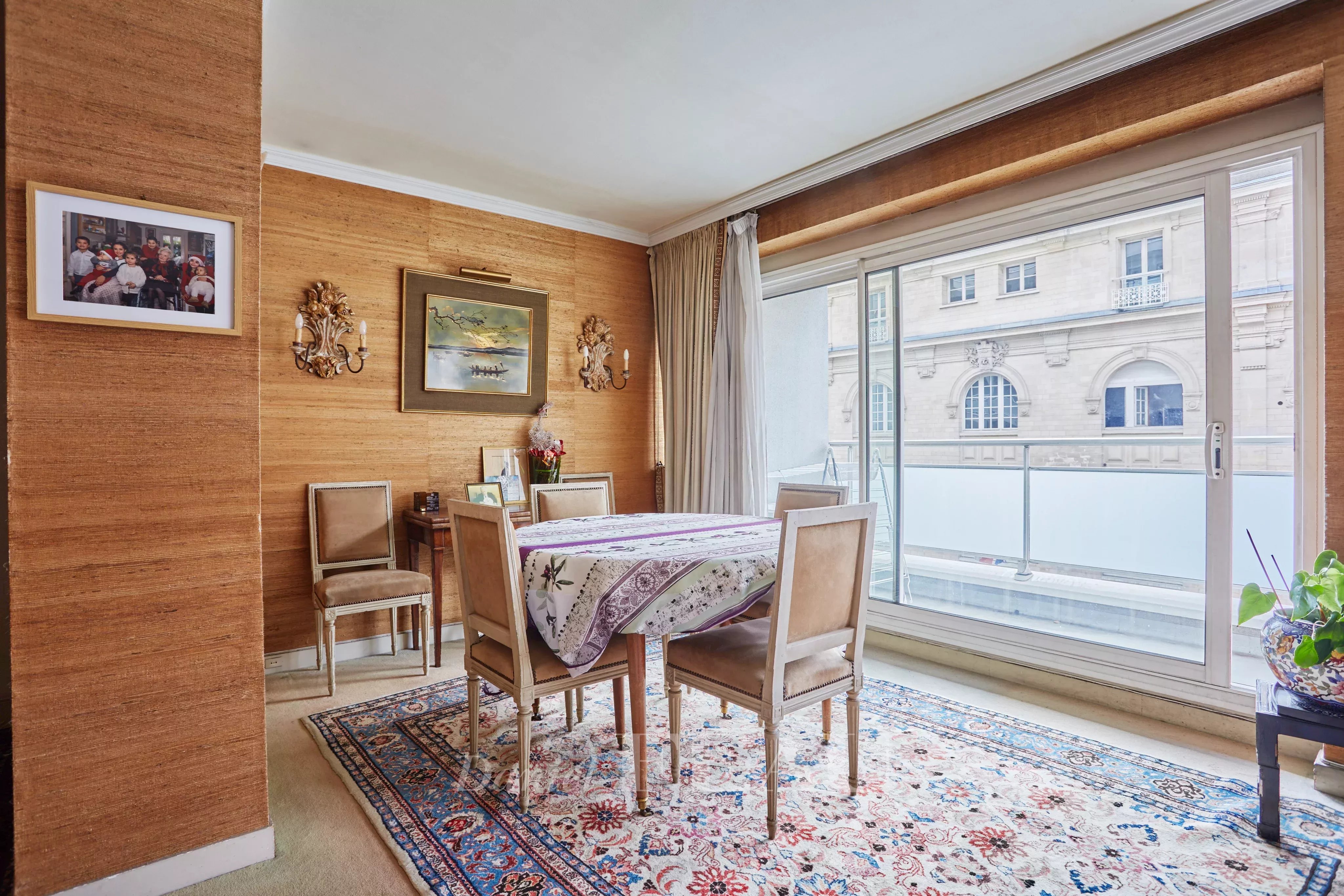 Sale Apartment Paris 7th