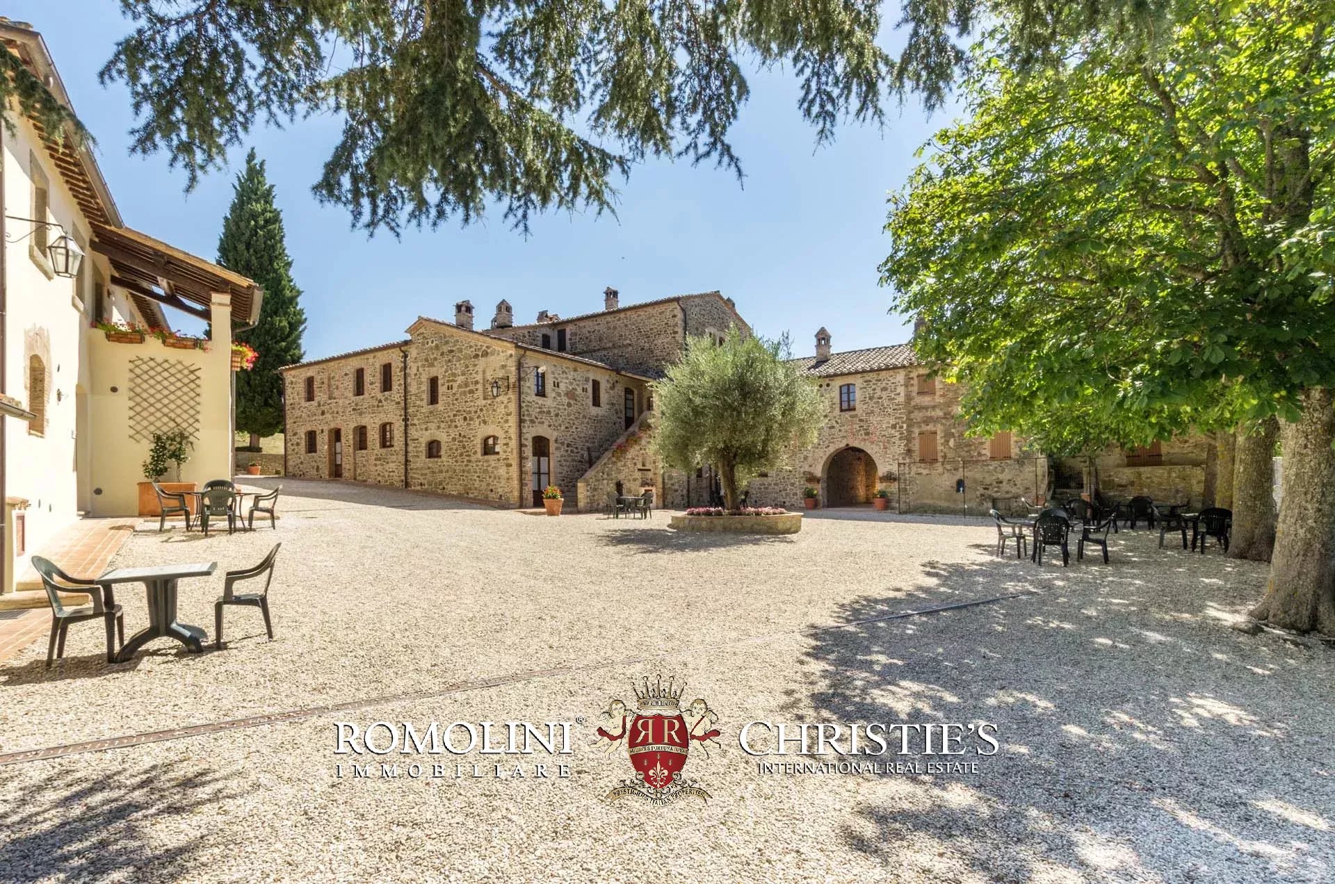 35 Bedroom Villa/Townhouse's Image 15