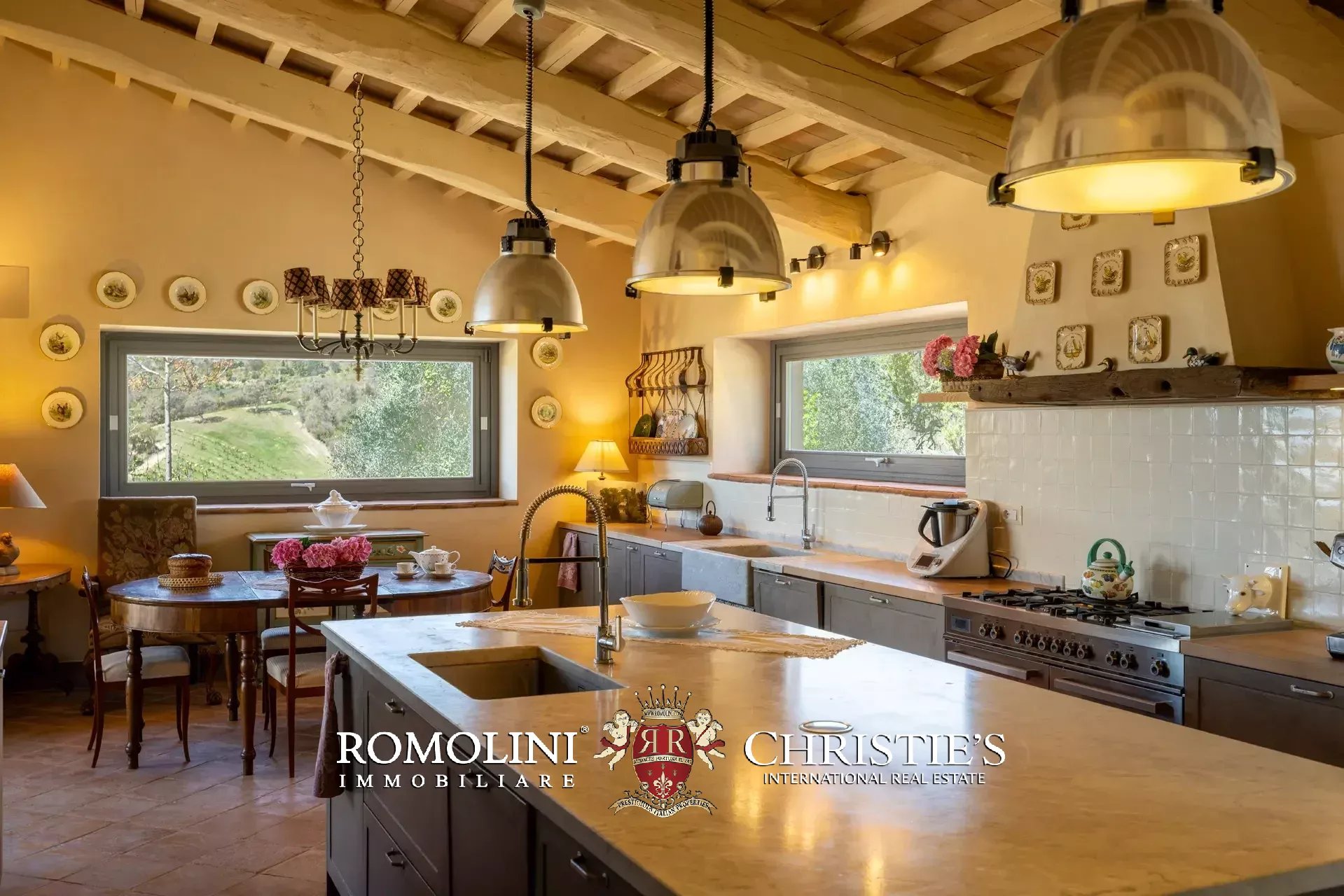 6 Bedroom Villa/Townhouse's Image 77