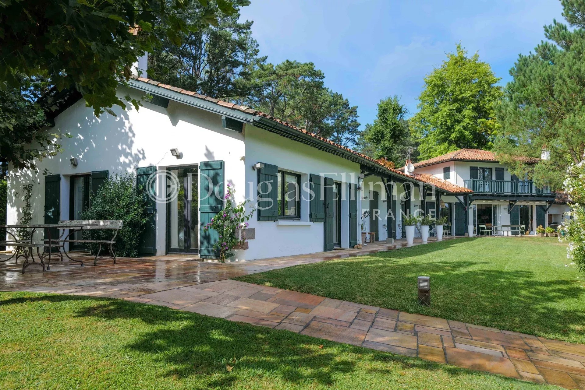 URRUGNE – Villa avec piscine et vue montagnes - Image nᵒ3