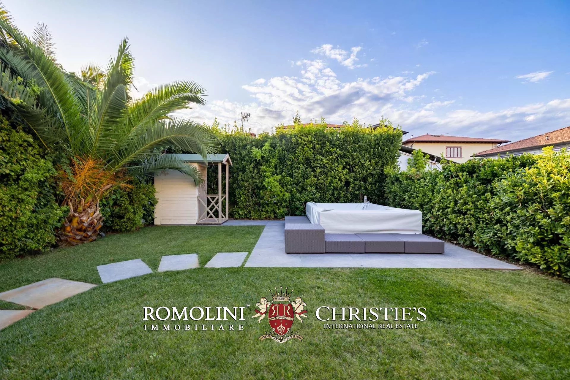 5 Bedroom Villa/Townhouse's Image 39