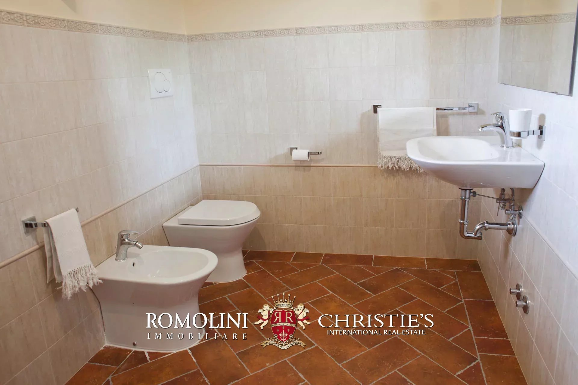 9 Bedroom Villa/Townhouse's Image 32