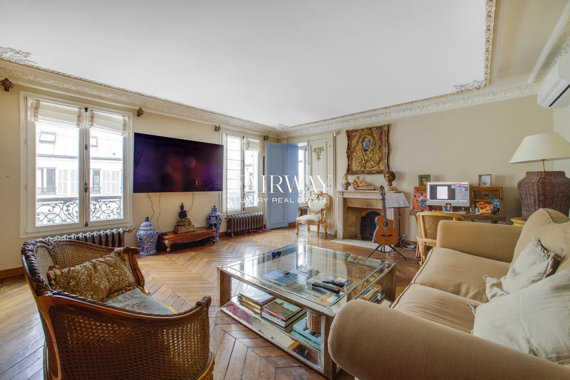 Appartement haussmannien de prestige de 124 m² avec 2 chambres de service en option – Paris 8e Montaigne