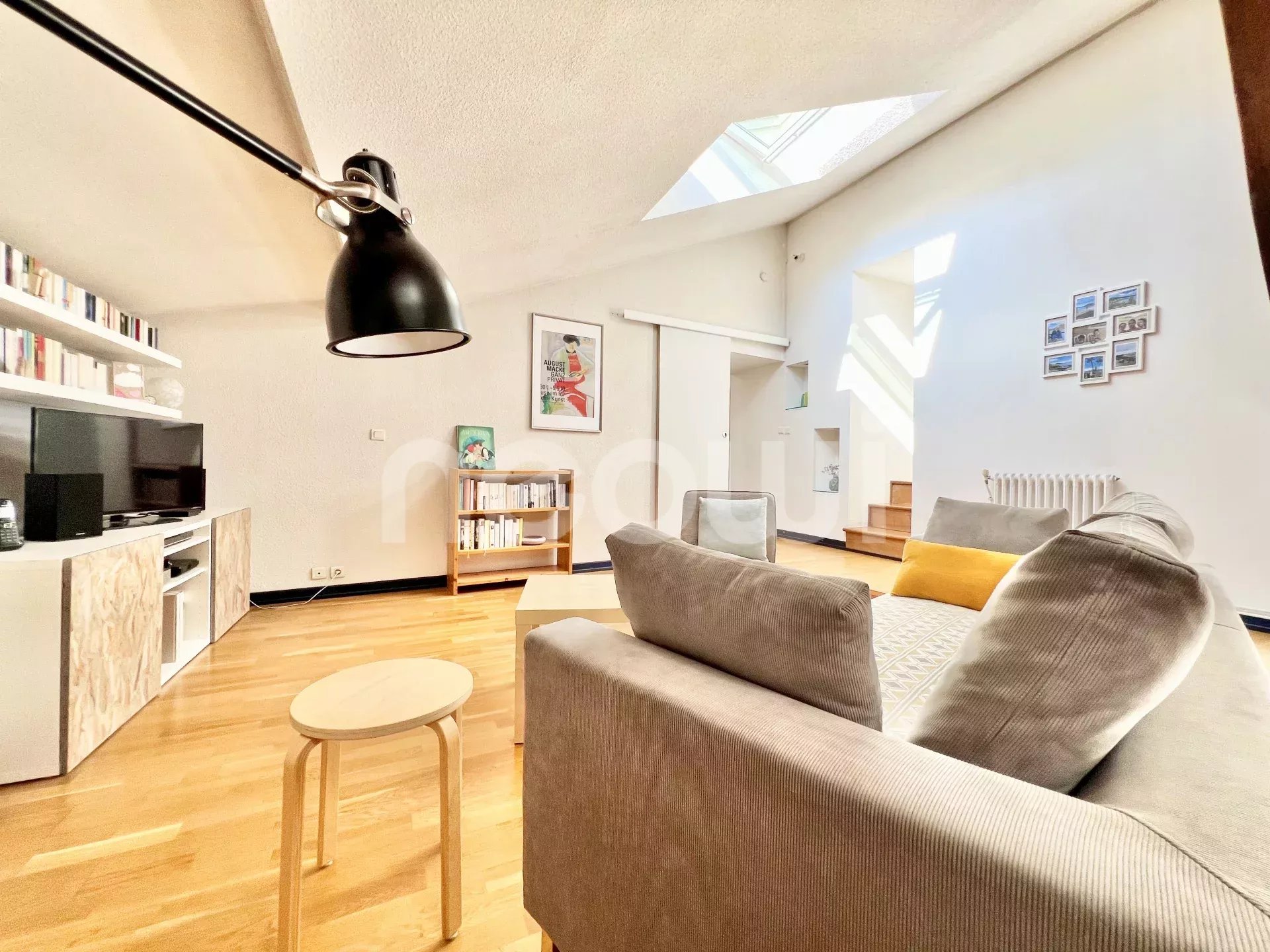 Appartement de type 4 de 110,52 m2 avec grenier privatif attenant.