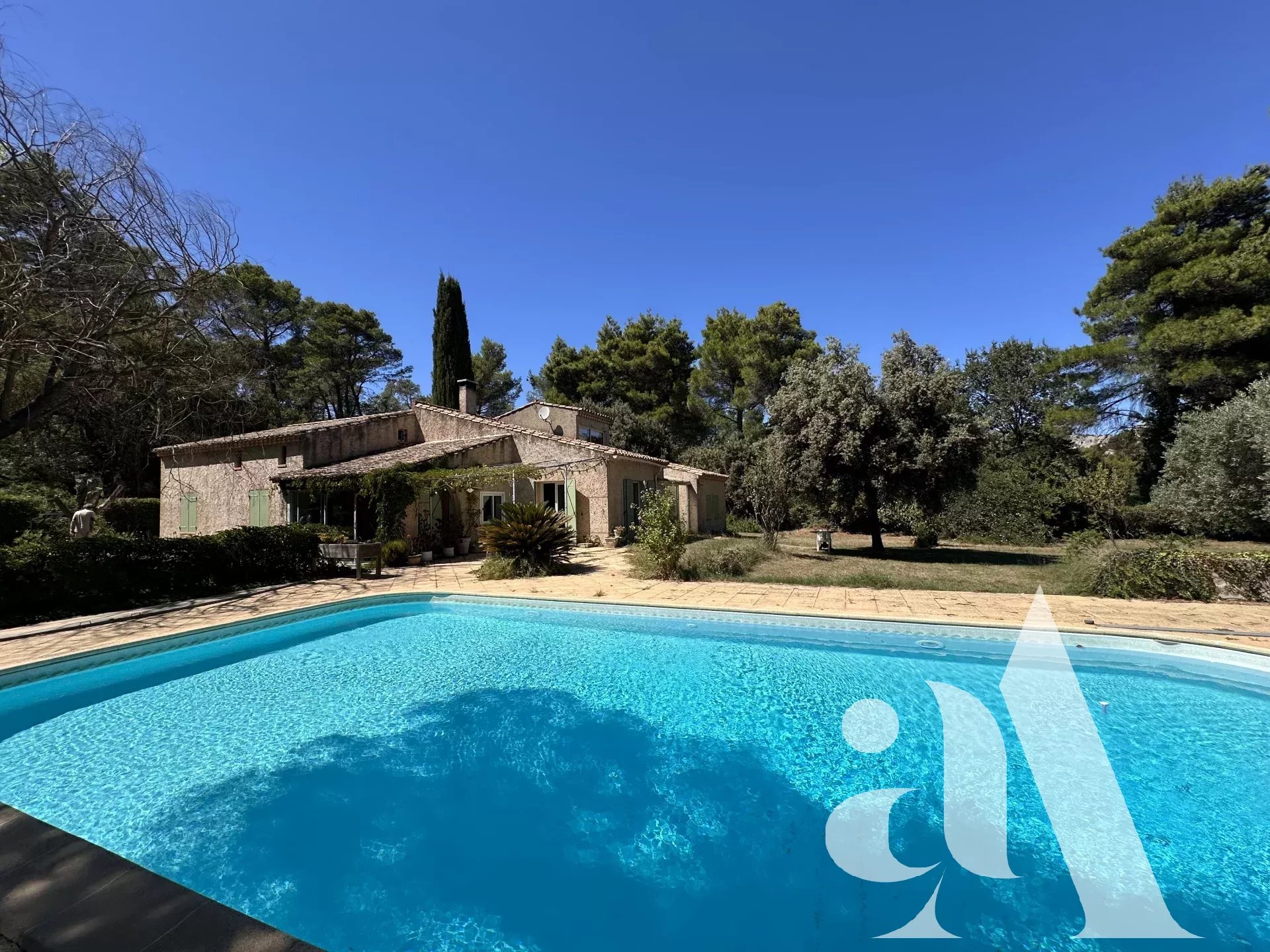 SAINT-RÉMY-DE-PROVENCE - MAISON AVEC PISCINE