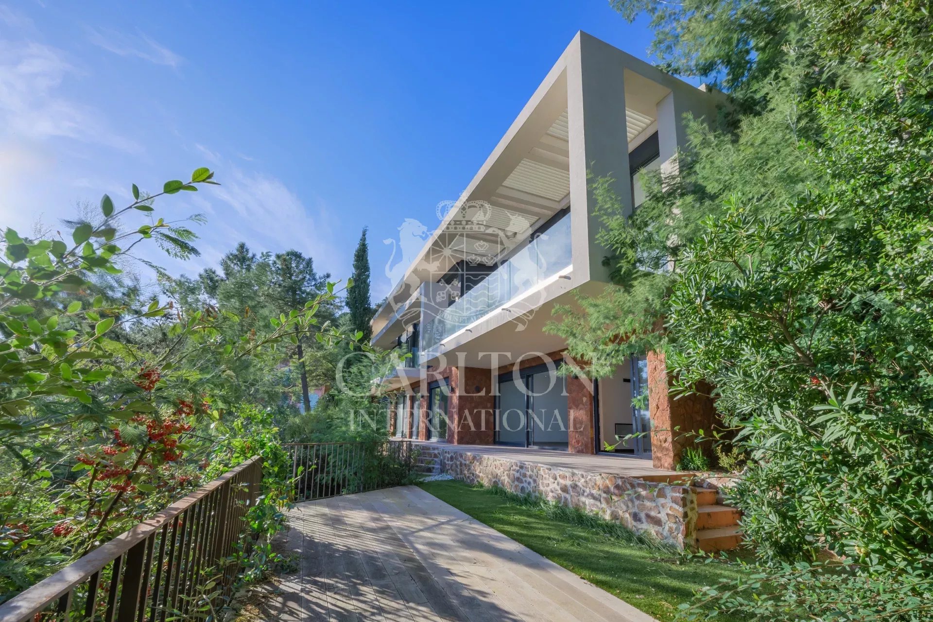 New Ultra-Modern Villa, Stunning Views, Pool, Wine Cellar, Theoule-sur-Mer