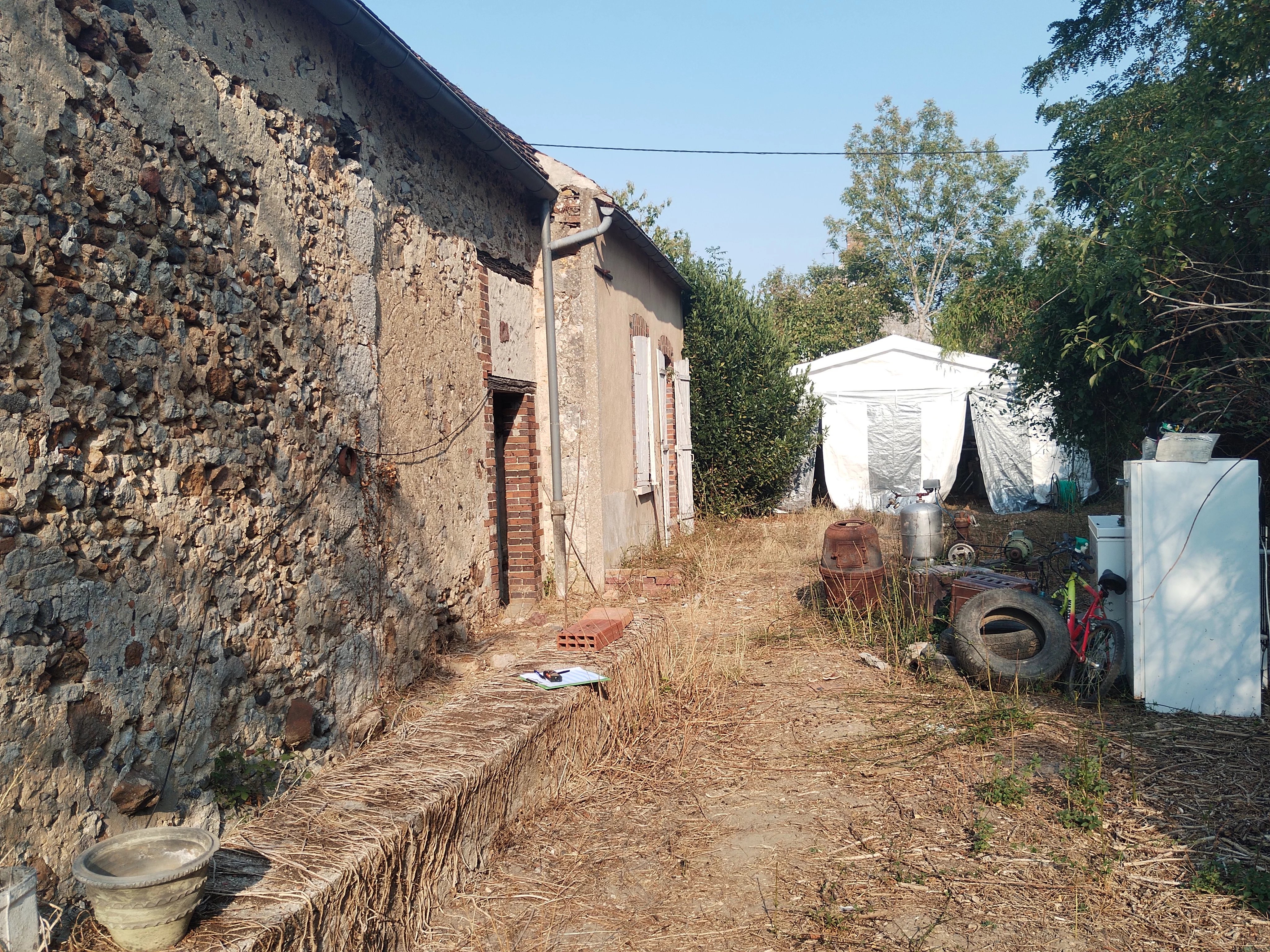 CORPS DE FERME À RÉNOVER – TROIS HABITATIONS – TERRAIN DE 6 836 M² — photo 9