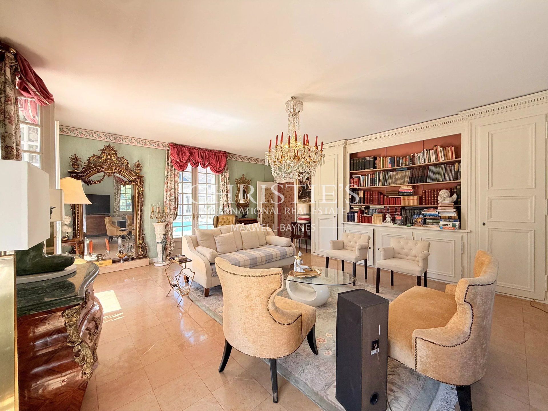 11 Bedroom Villa/Townhouse's Image 12