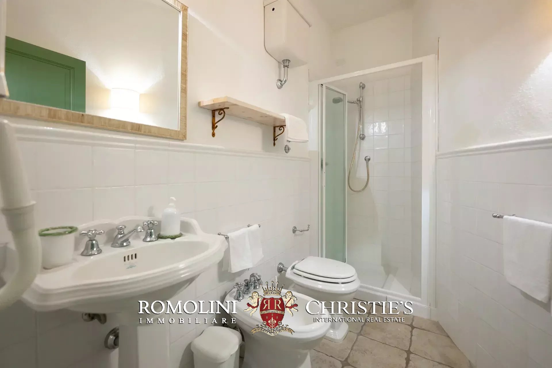 6 Bedroom Villa/Townhouse's Image 31