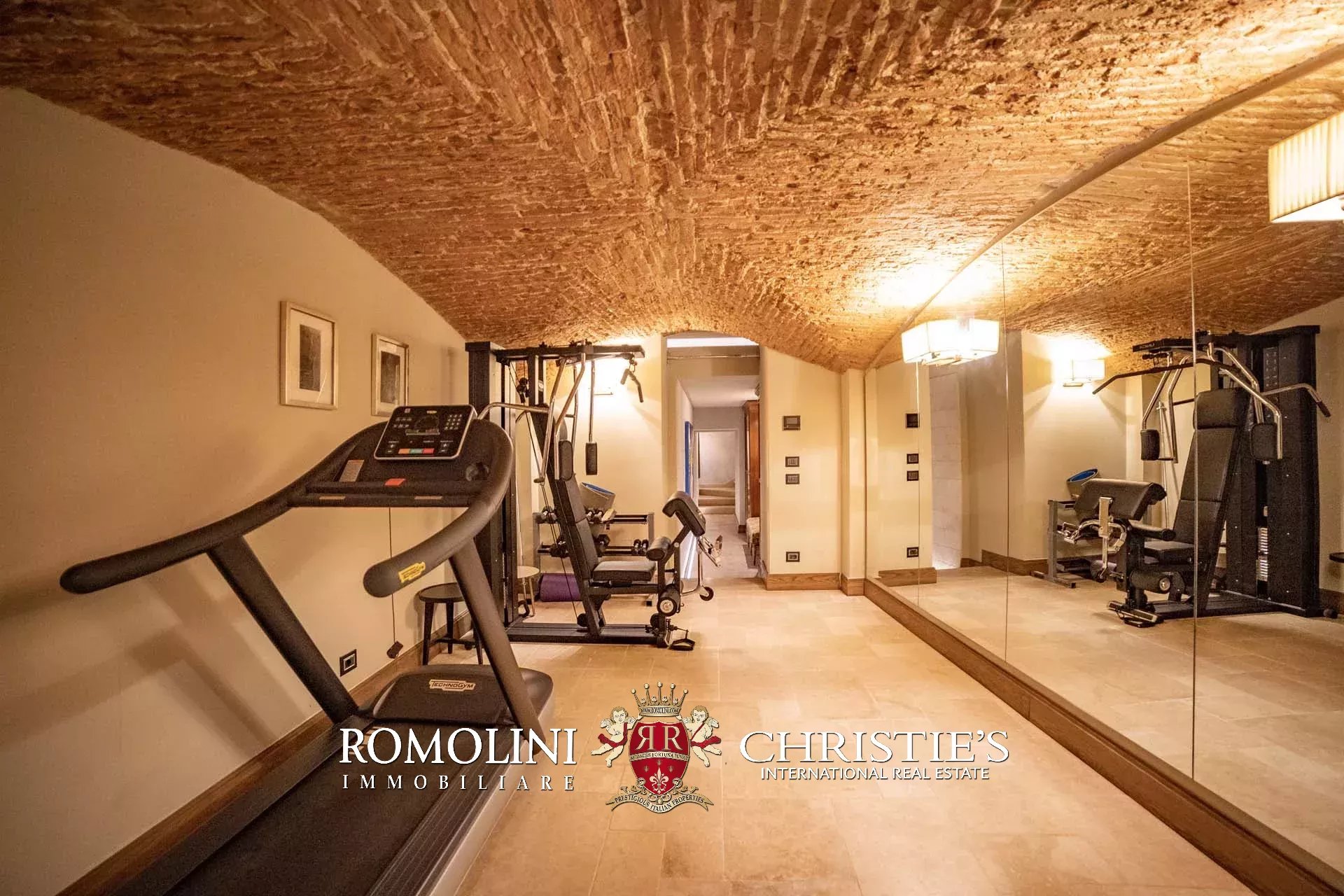 5 Bedroom Villa/Townhouse's Image 27