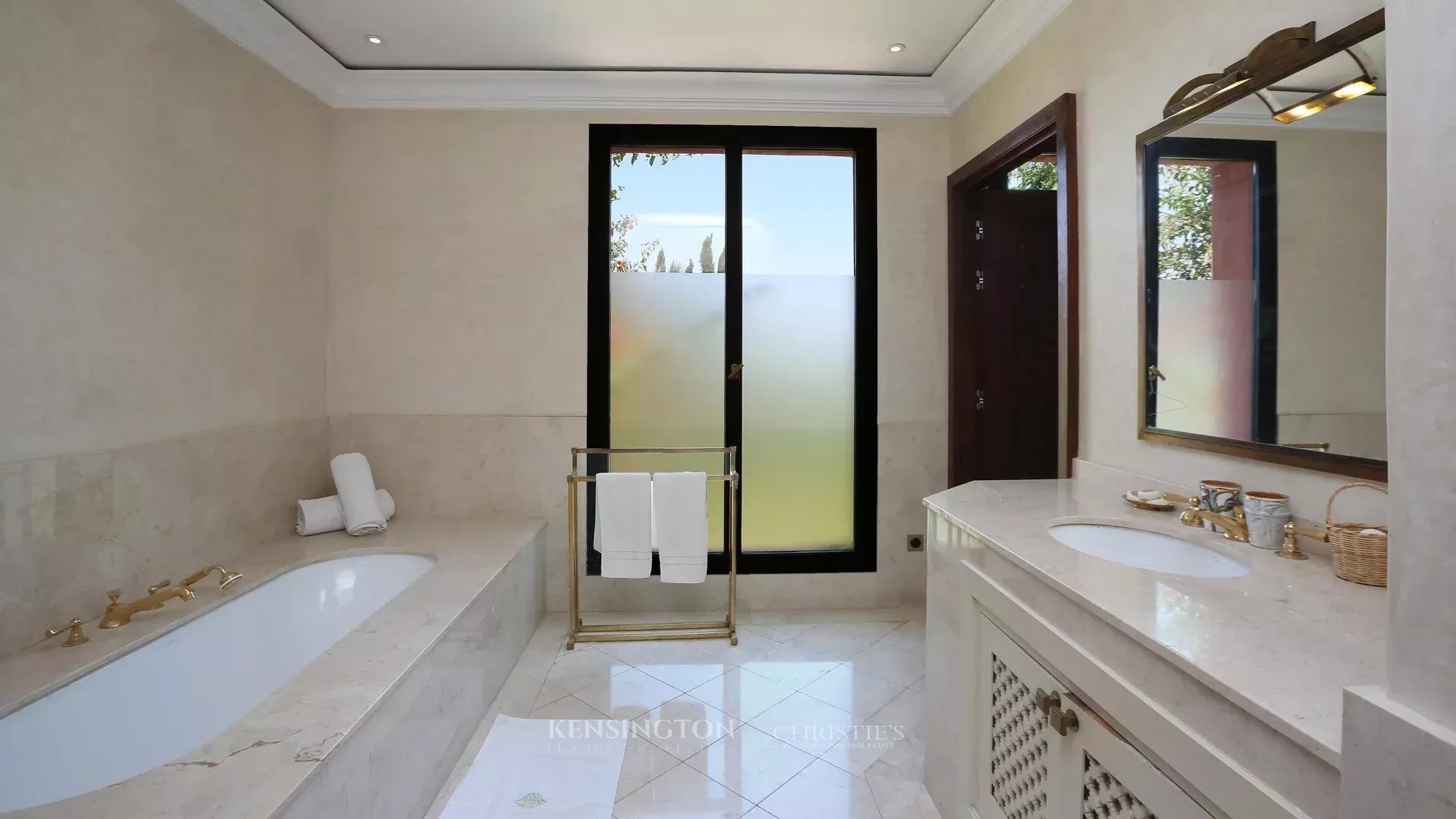 9 Bedroom Villa/Townhouse's Image 30