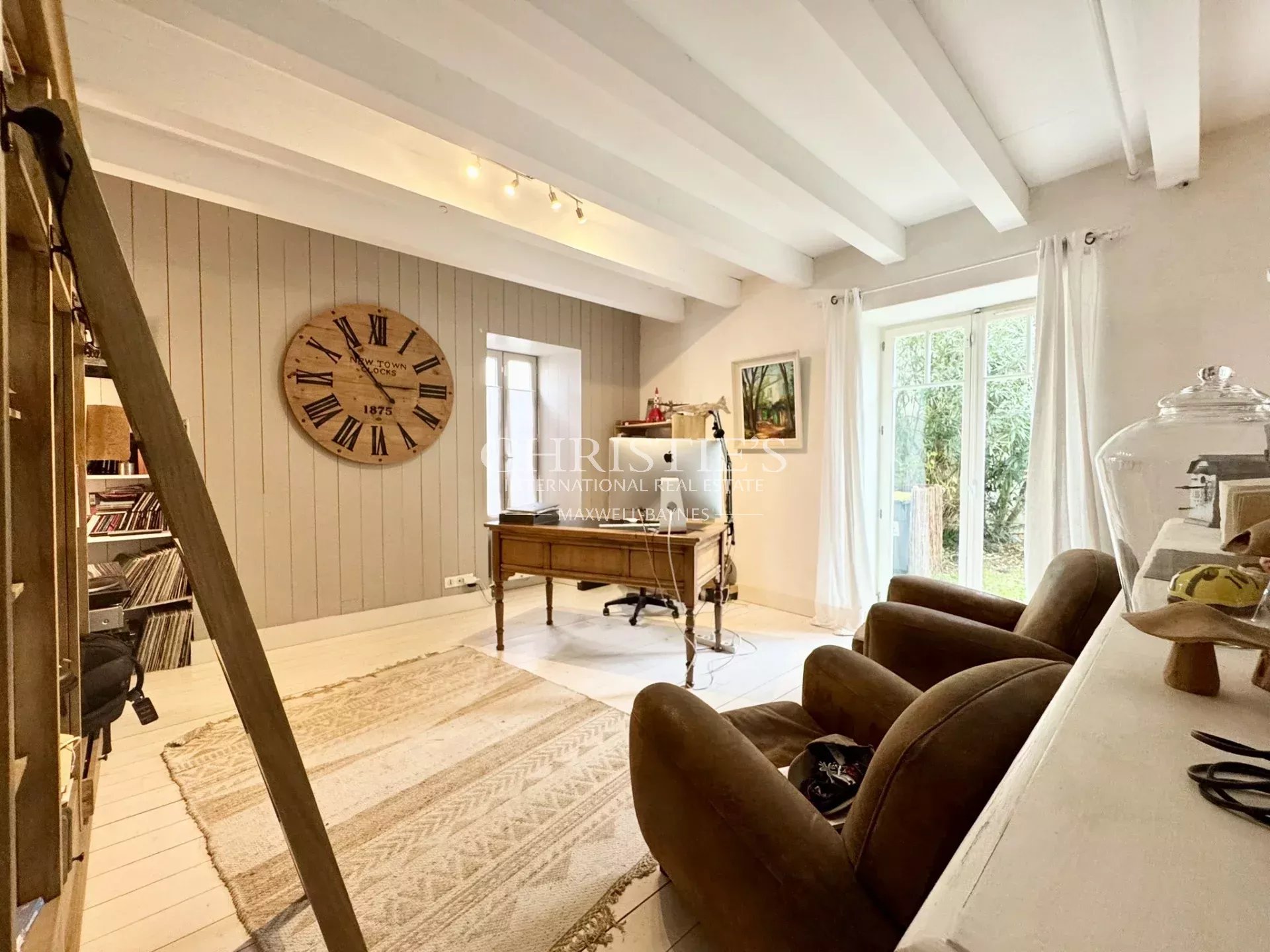 5 Bedroom Villa/Townhouse's Image 10