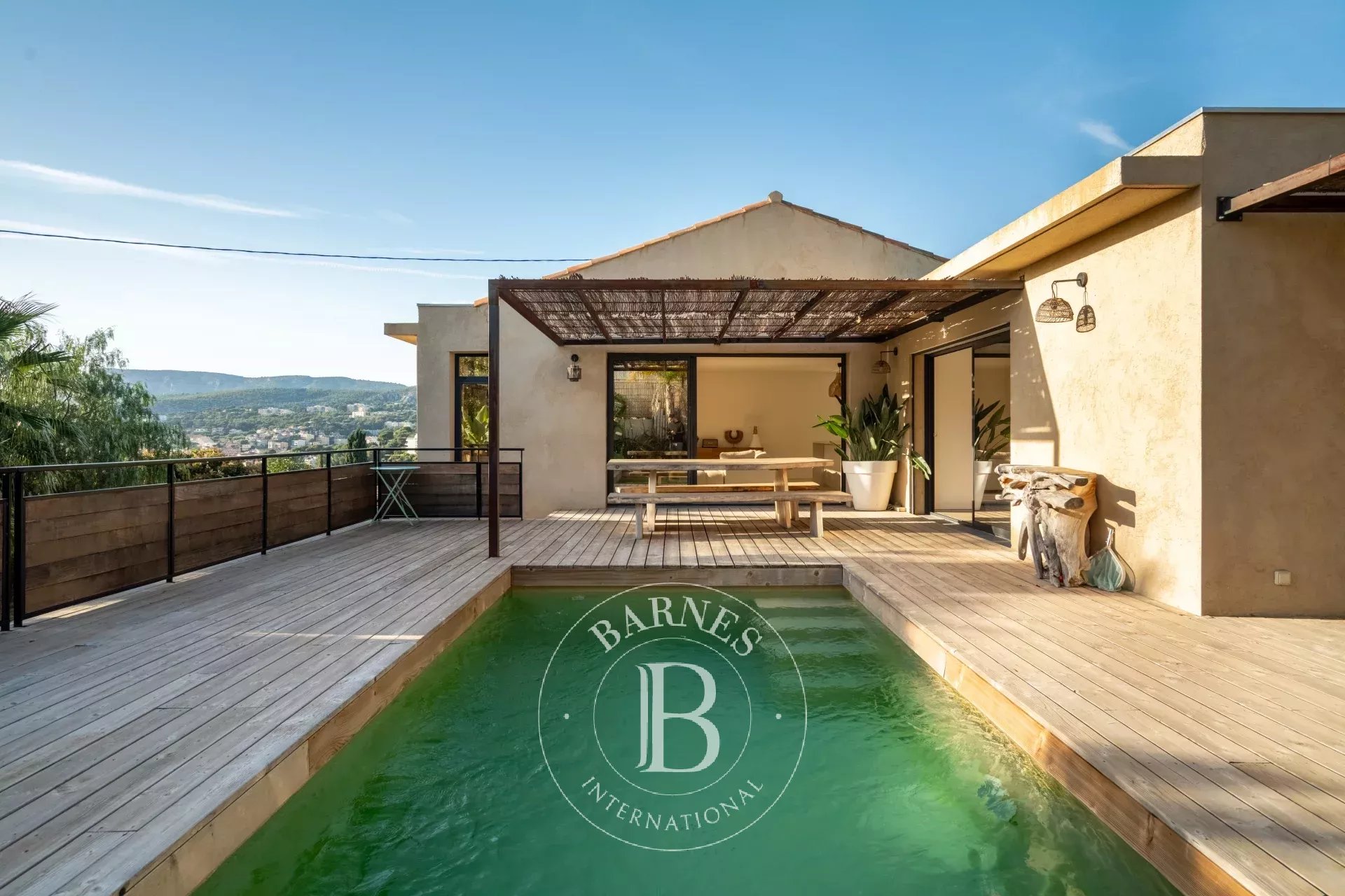 Ev Cassis - picture 9