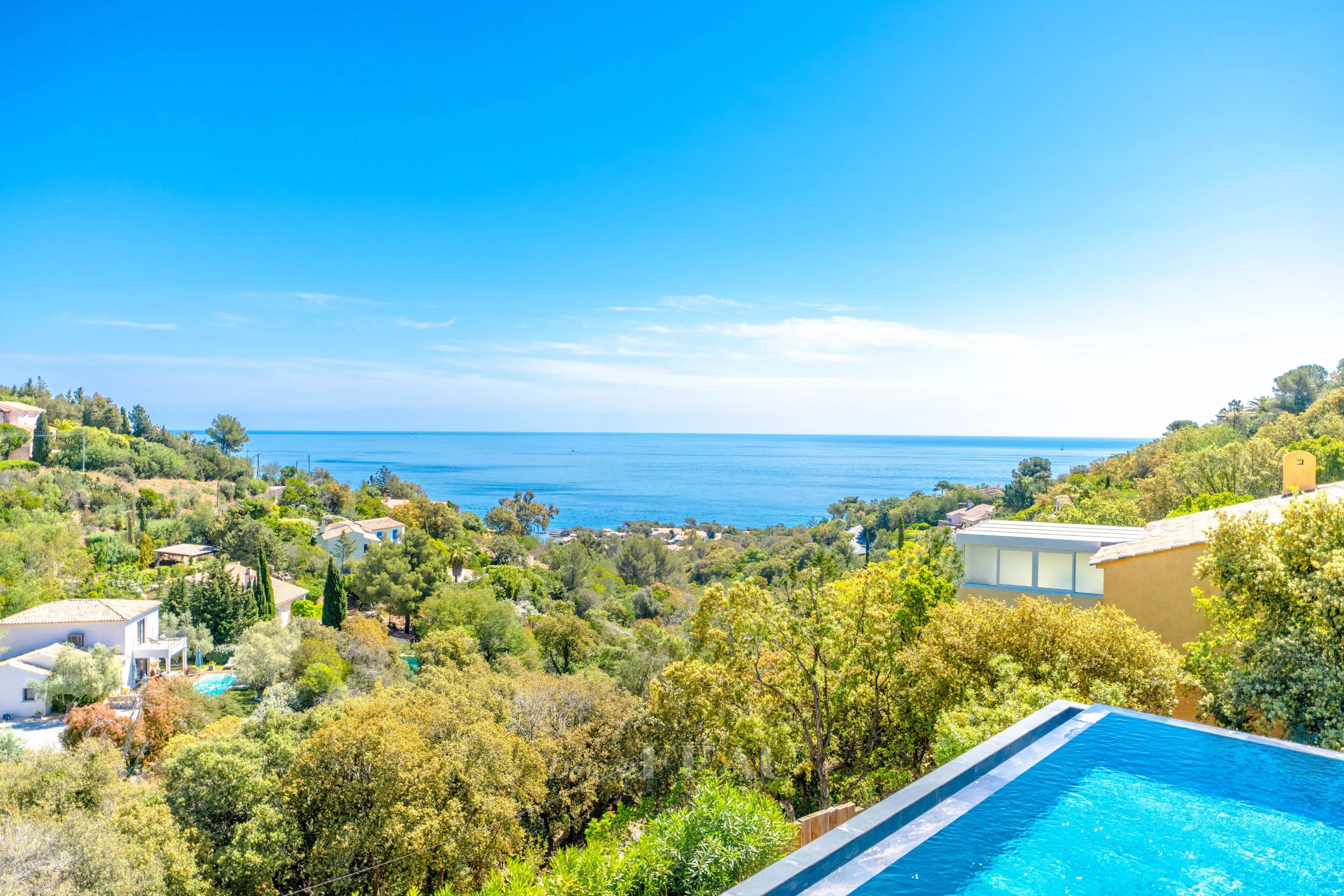 Les Issambres - Villa avec vue imprenable sur la mer