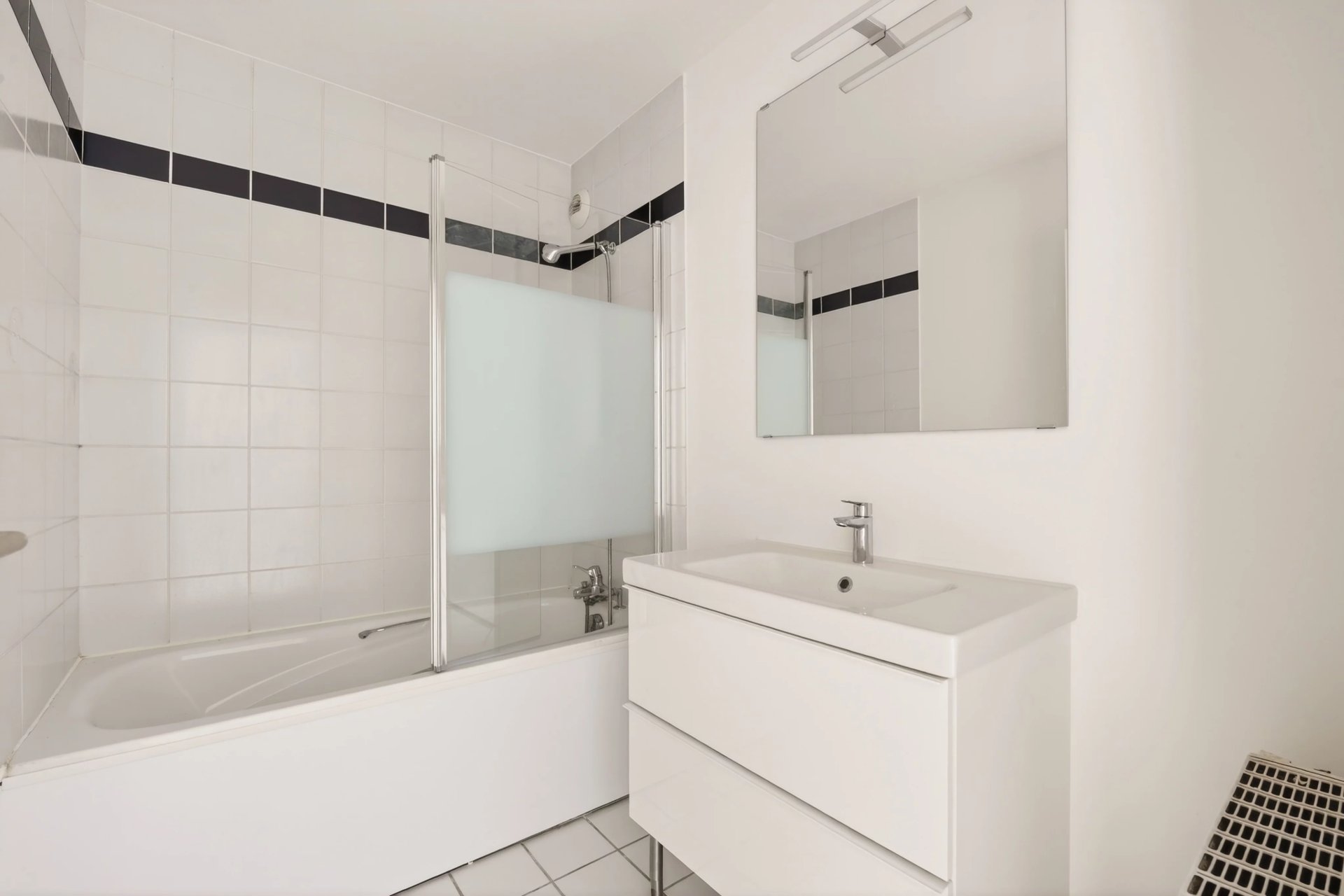 3 Bedroom Apartment/Flat's Image 11