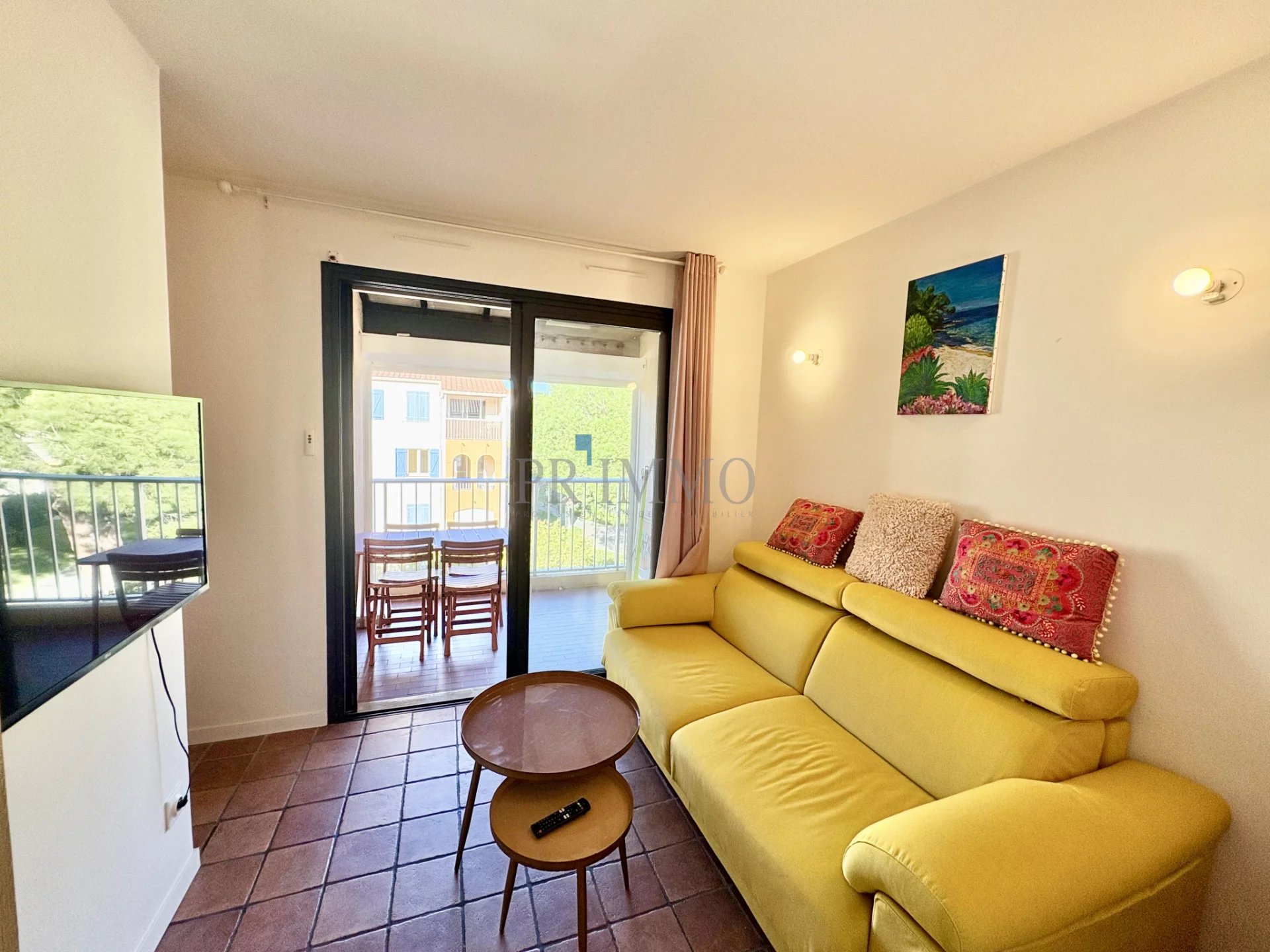 Studio rénové et meublé à louer proche Centre Ville de Fréju