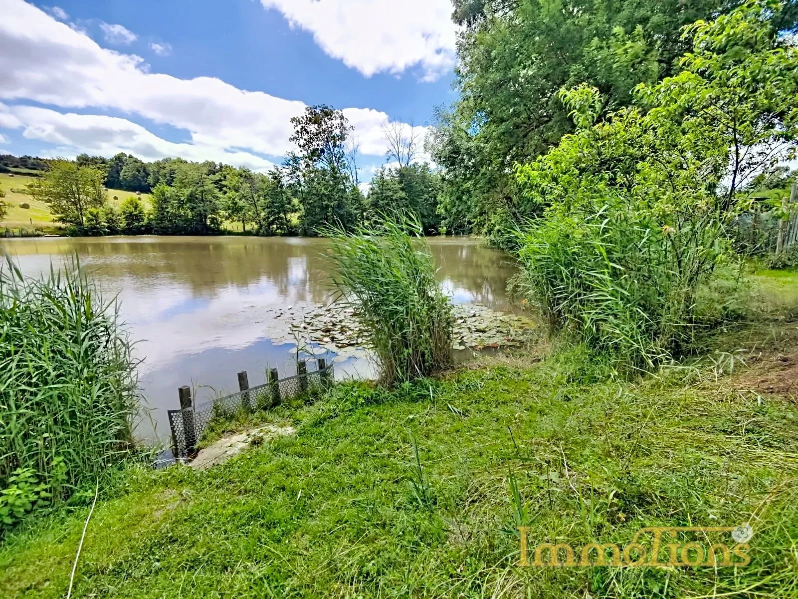 Sale Plot of land Pommier-de-Beaurepaire
