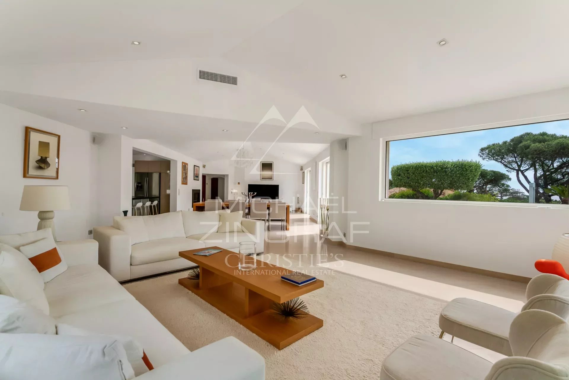 4 Bedroom Villa/Townhouse's Image 4