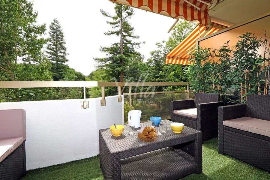MIETEN SIE WOHNUNG 3 ZIMMER IN MANDELIEU-LA-NAPOULE