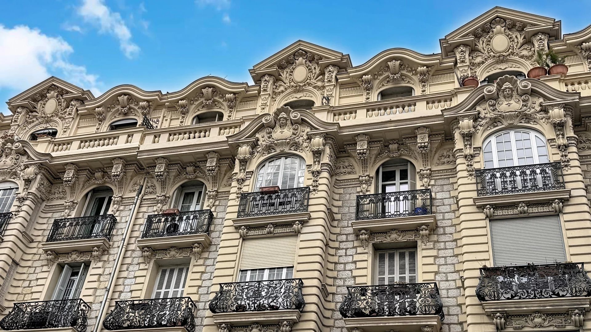 A Vendre, Nice Centre Ville, 5 pièces Dernier Etage