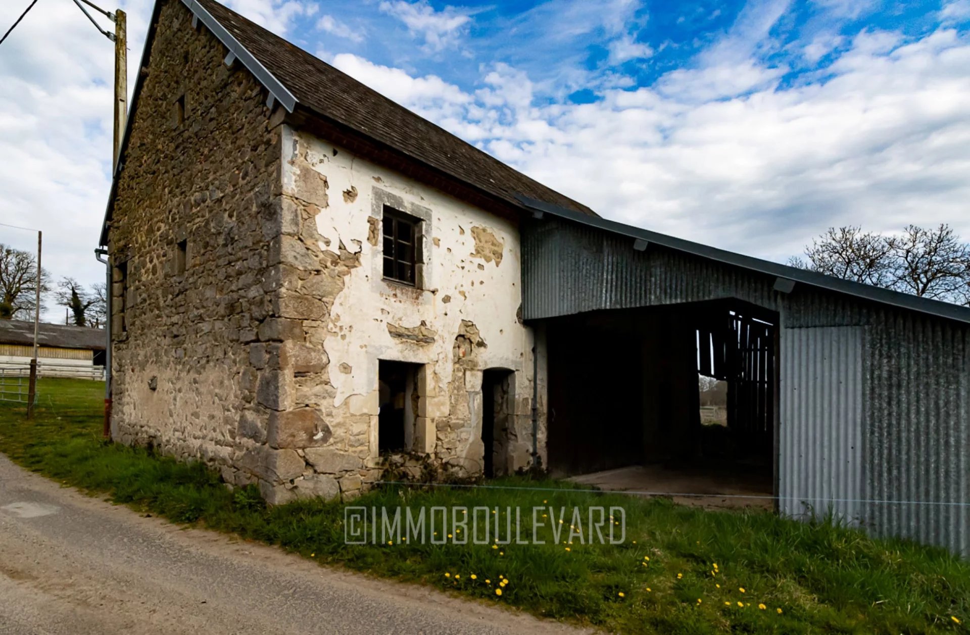 A vendre, Projet de rénovation dans le Puy de Dôme. - Photo 2