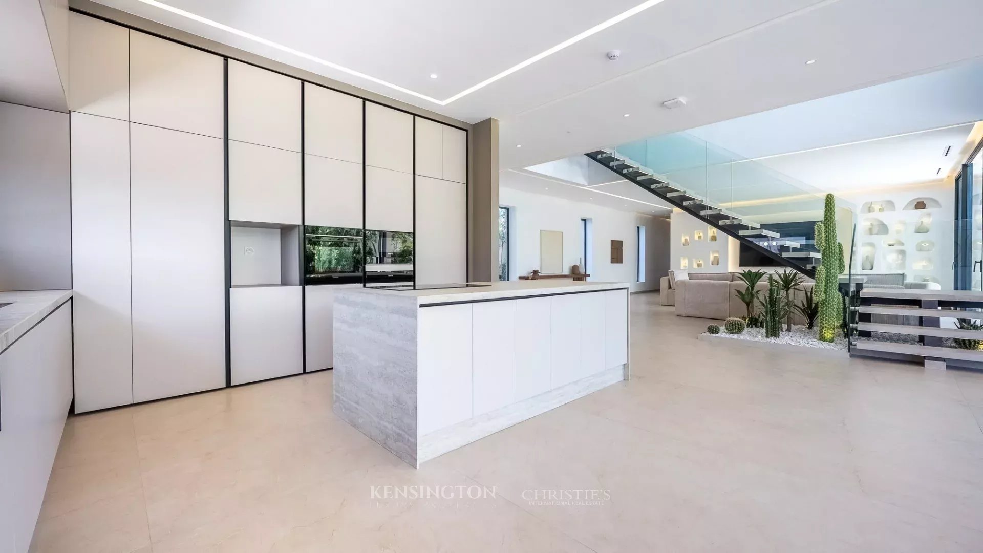 5 Bedroom Villa/Townhouse's Image 14