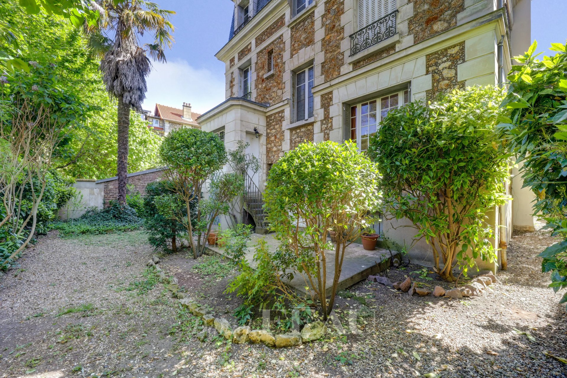 6 Bedroom Villa/Townhouse's Image 14