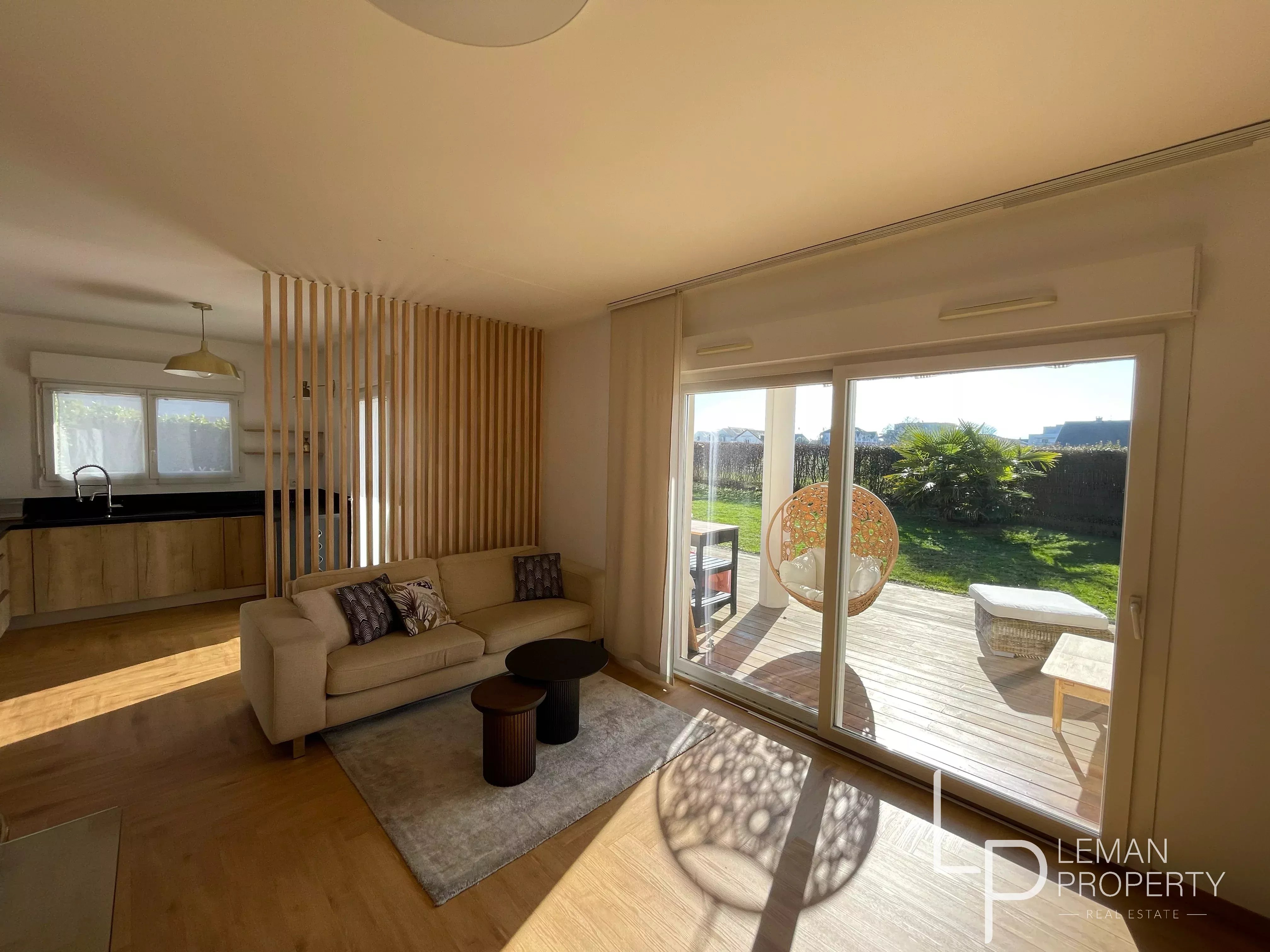 Vente de  à  au prix de 2400€