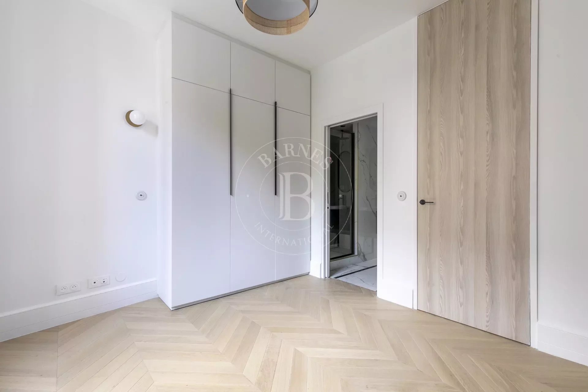 Paris 6 - Carrefour de la Croix Rouge - Exclusive - Fully renovated two-room apartment - Quiet, bright, spacious - picture 6