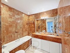 Montrose area – Top floor – Fully renovated apartment — photo 7 of 7