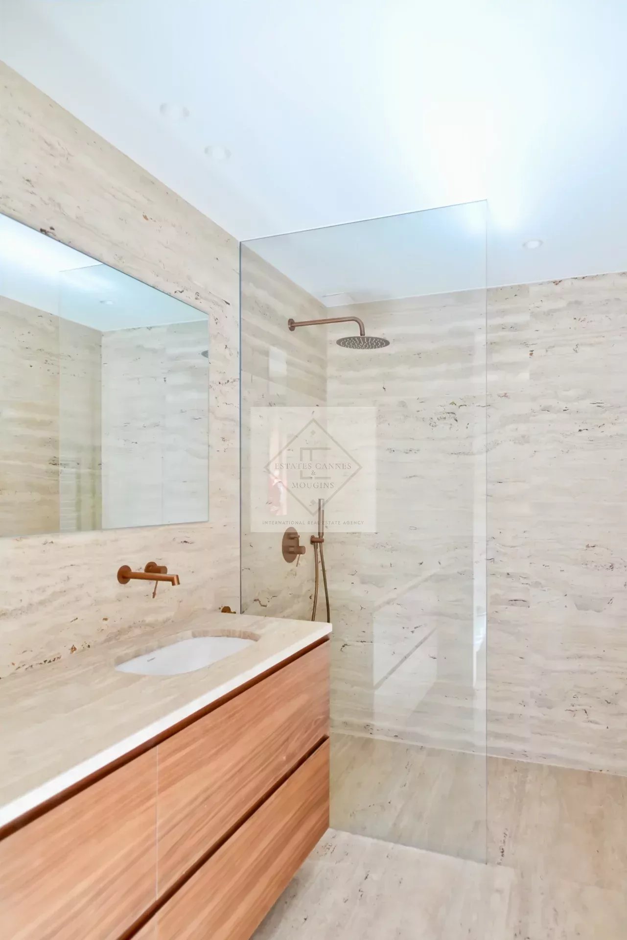 Villa neuve contemporaine de plain-pied dans un domaine de prestige à Mougins — photo 8