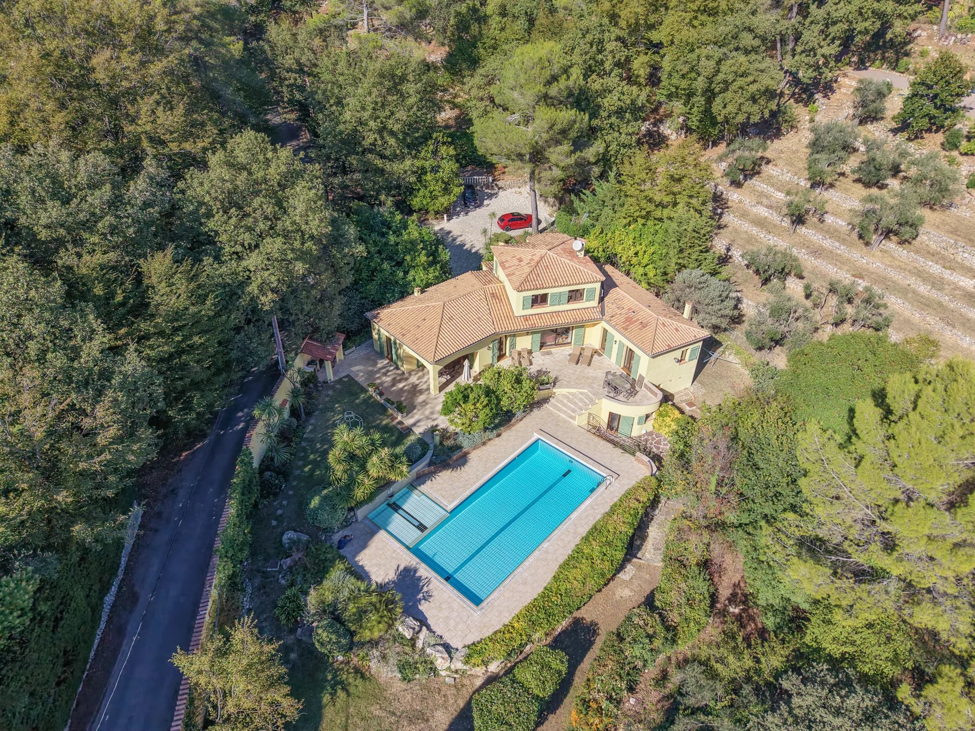 Le Rouret – Autentisk provencalsk villa med svømmebasseng i rolige omgivelser 25 min. fra Nice flyplass