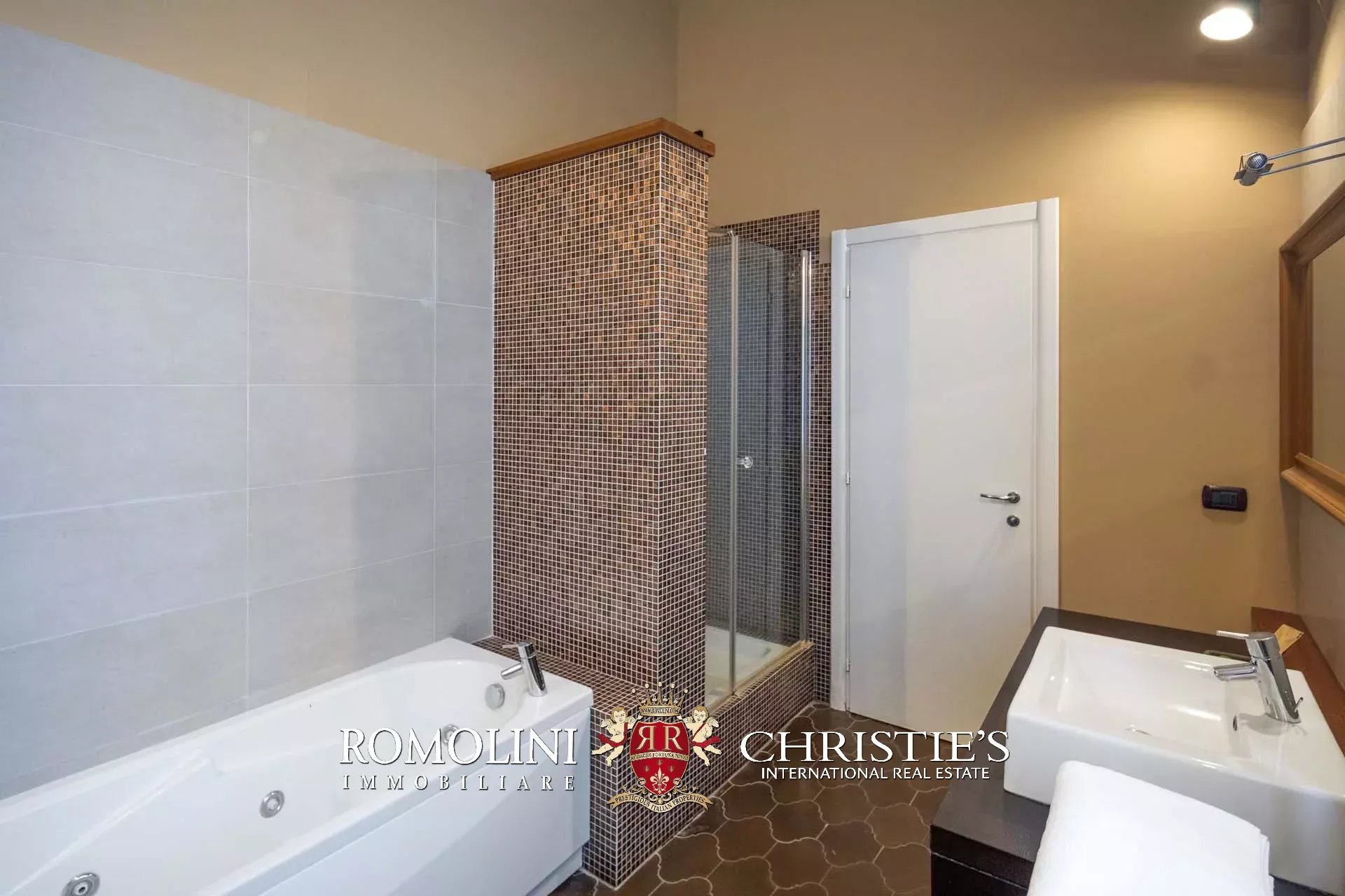 10 Bedroom Chateau's Image 35