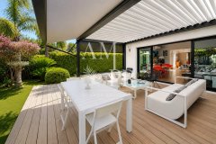 Elegant, single-story contemporary home with a pool in Mougins — photo 6 of 7