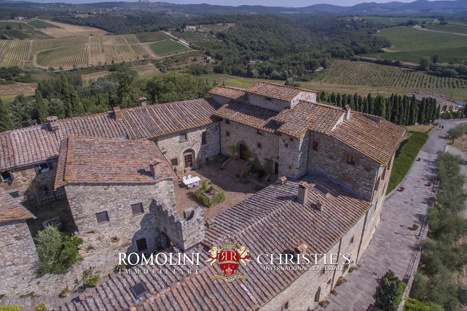 20 Bedroom Vineyard's Image 15