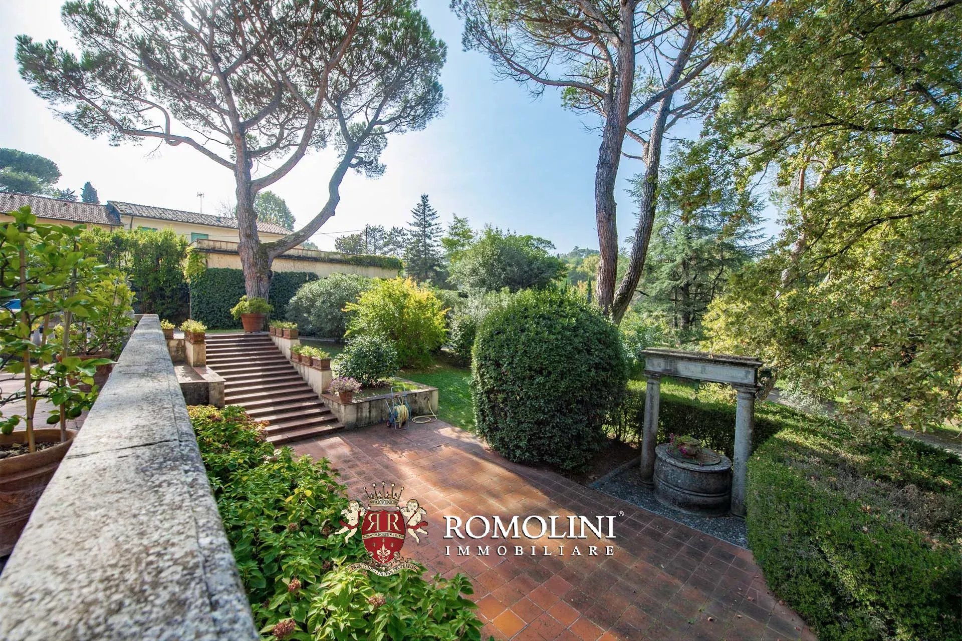 8 Bedroom Villa/Townhouse's Image 5