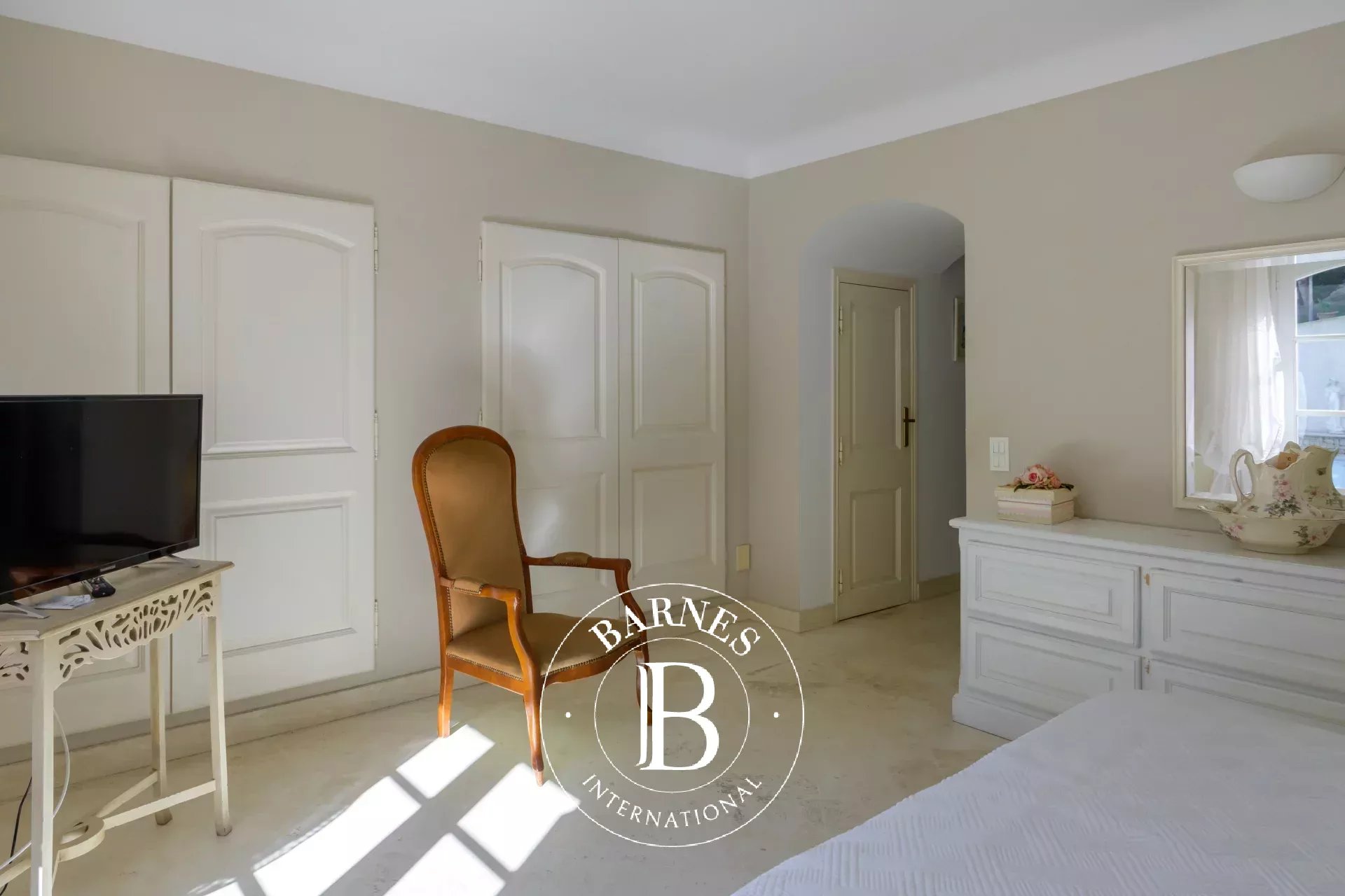 Sanary-sur-Mer  - Maison 5 Pi&egrave;ces 4 Chambres - picture 11