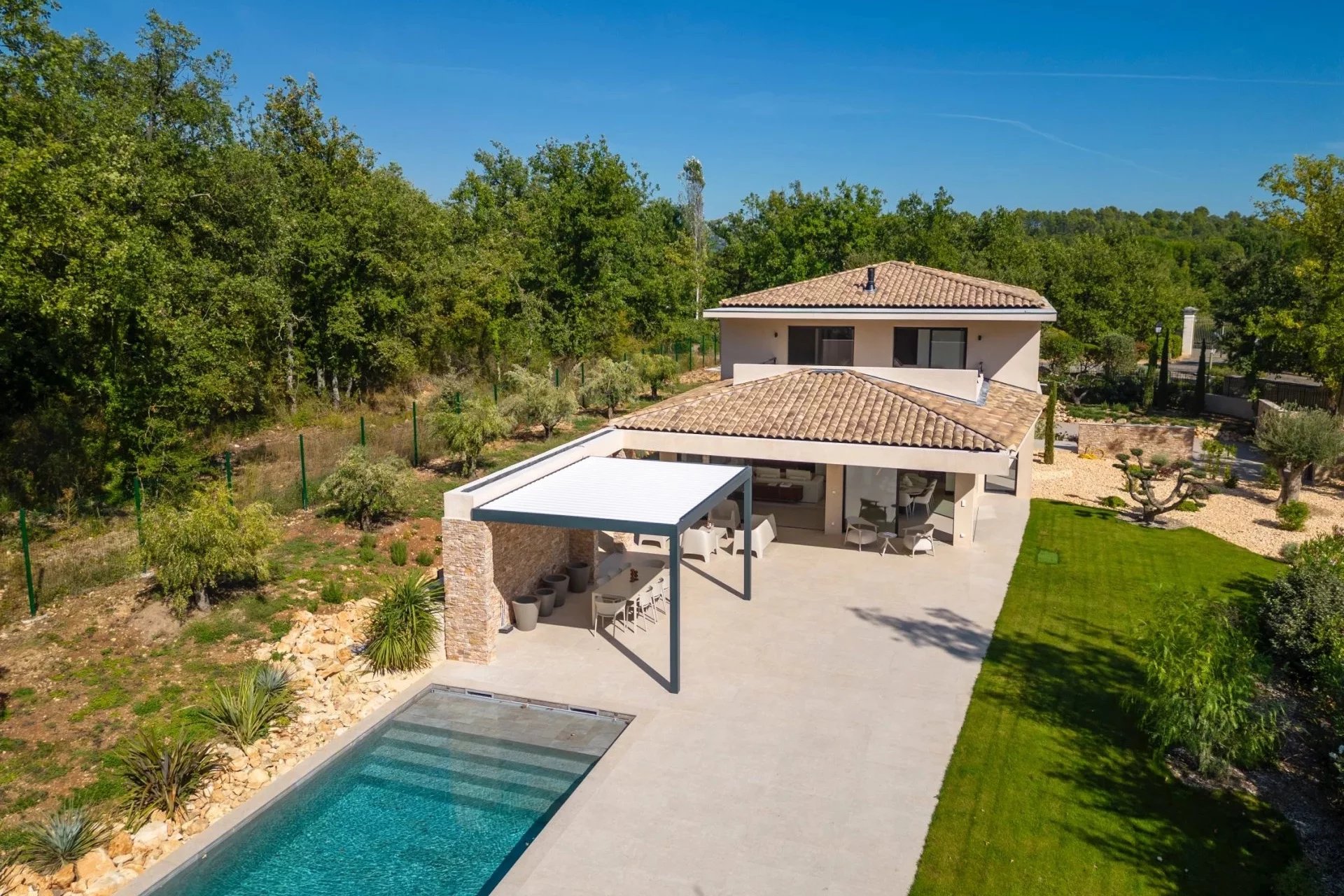 Stunning new built property in the domaine of Terre Blanche - Tourrettes Stunning new built property in the domaine of Terre Blanche - Tourrettes