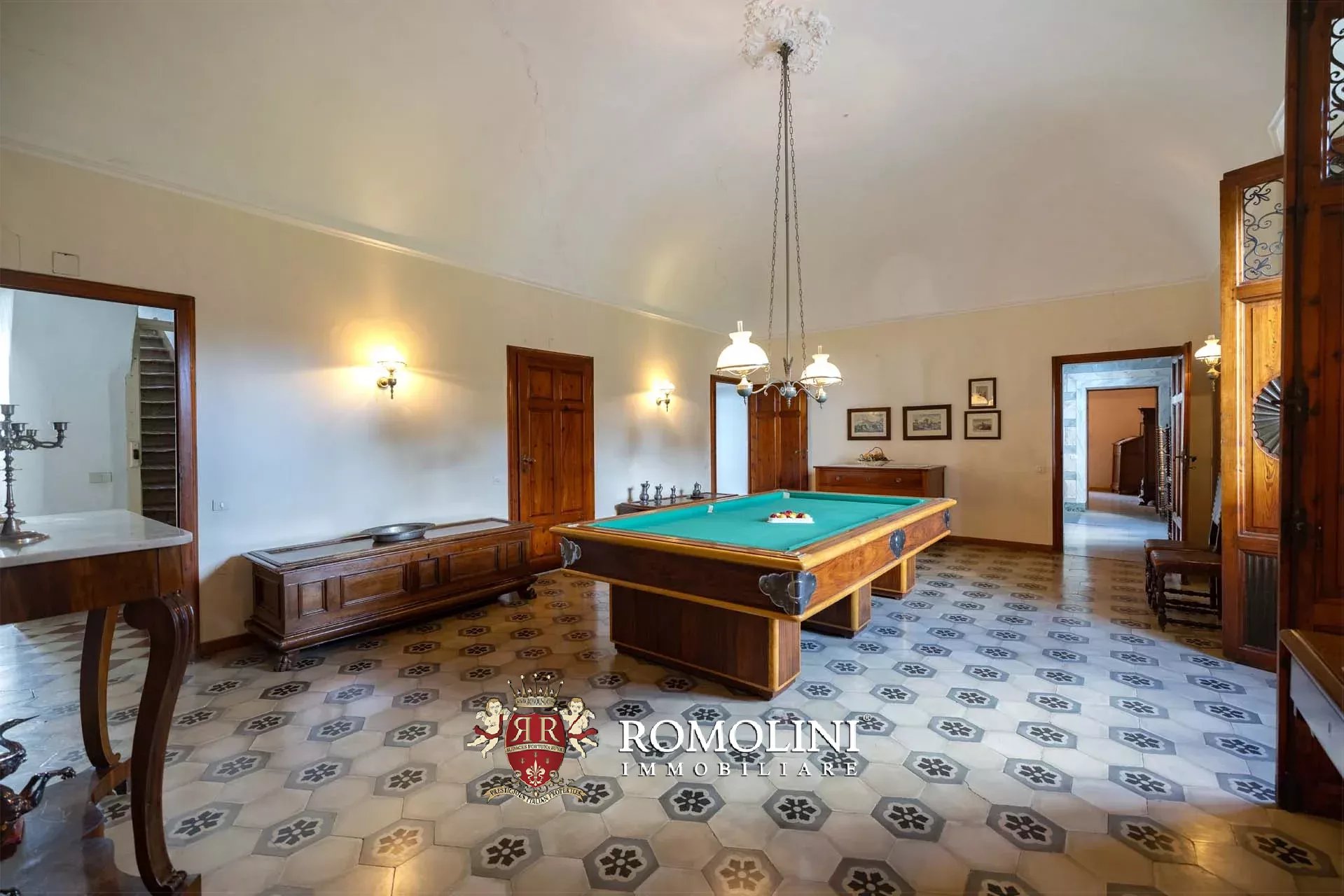 35 Bedroom Vineyard's Image 43