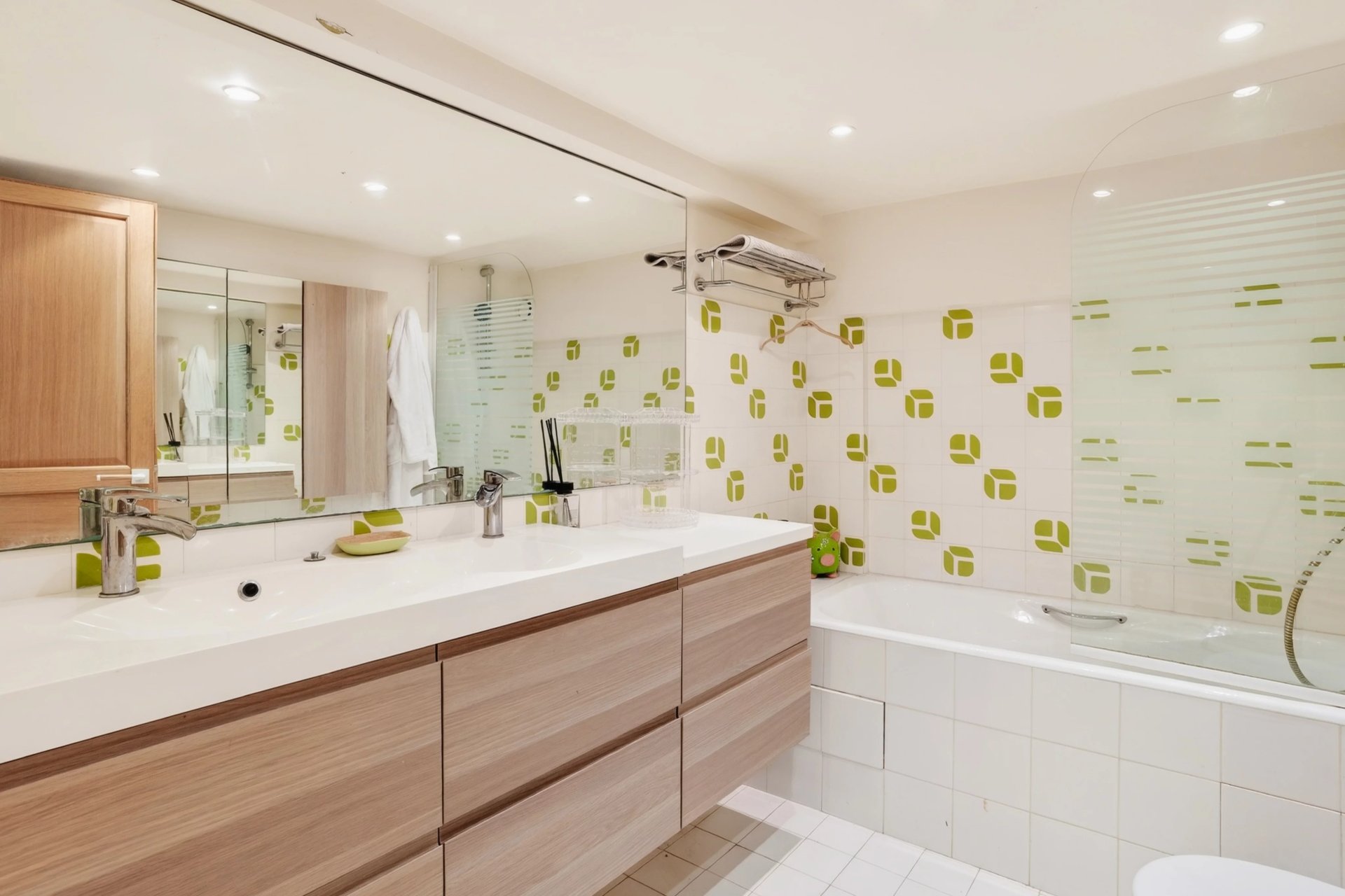 4 Bedroom Apartment/Flat's Image 16