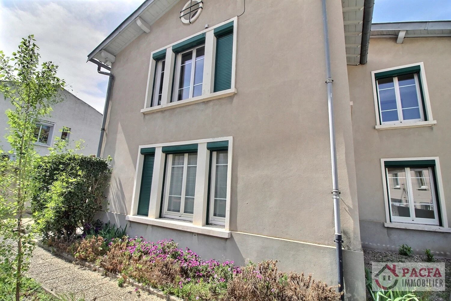 Agence immobilière de 