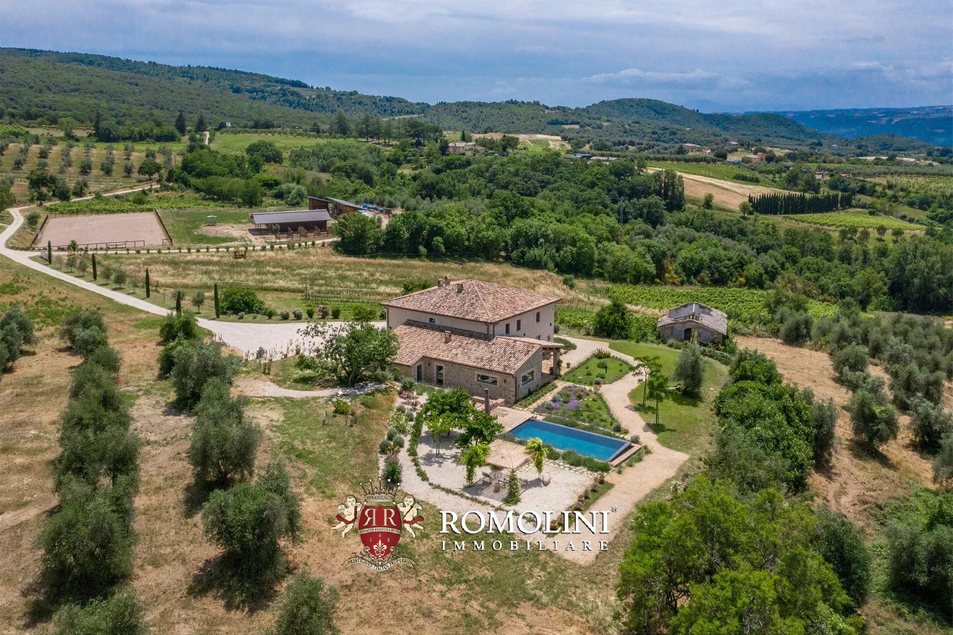 6 Bedroom Villa/Townhouse's Image 18