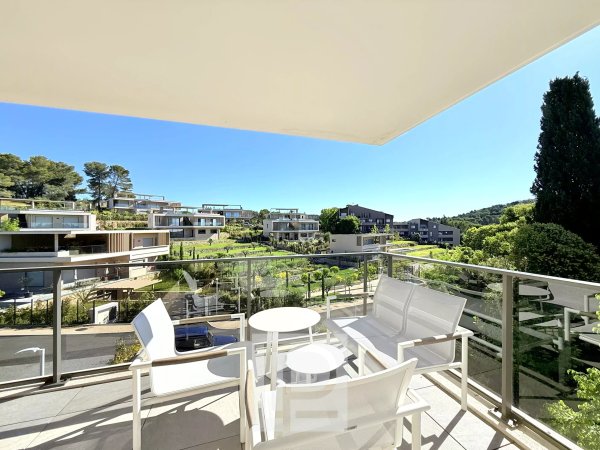 Top Floor Apartment with private rooftop terrace – Gated Estate — photo 4