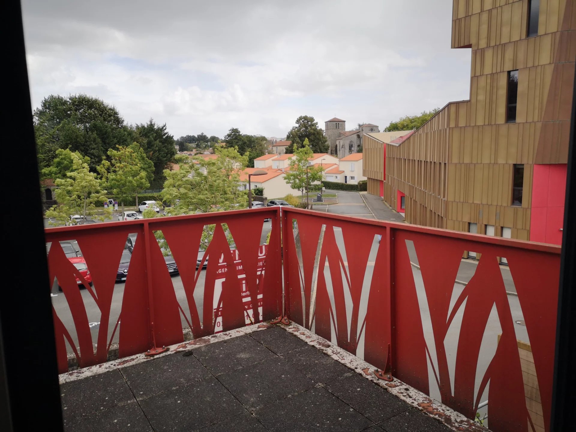 HYPER CENTRE HERBIERS ! BEL APPARTEMENT !