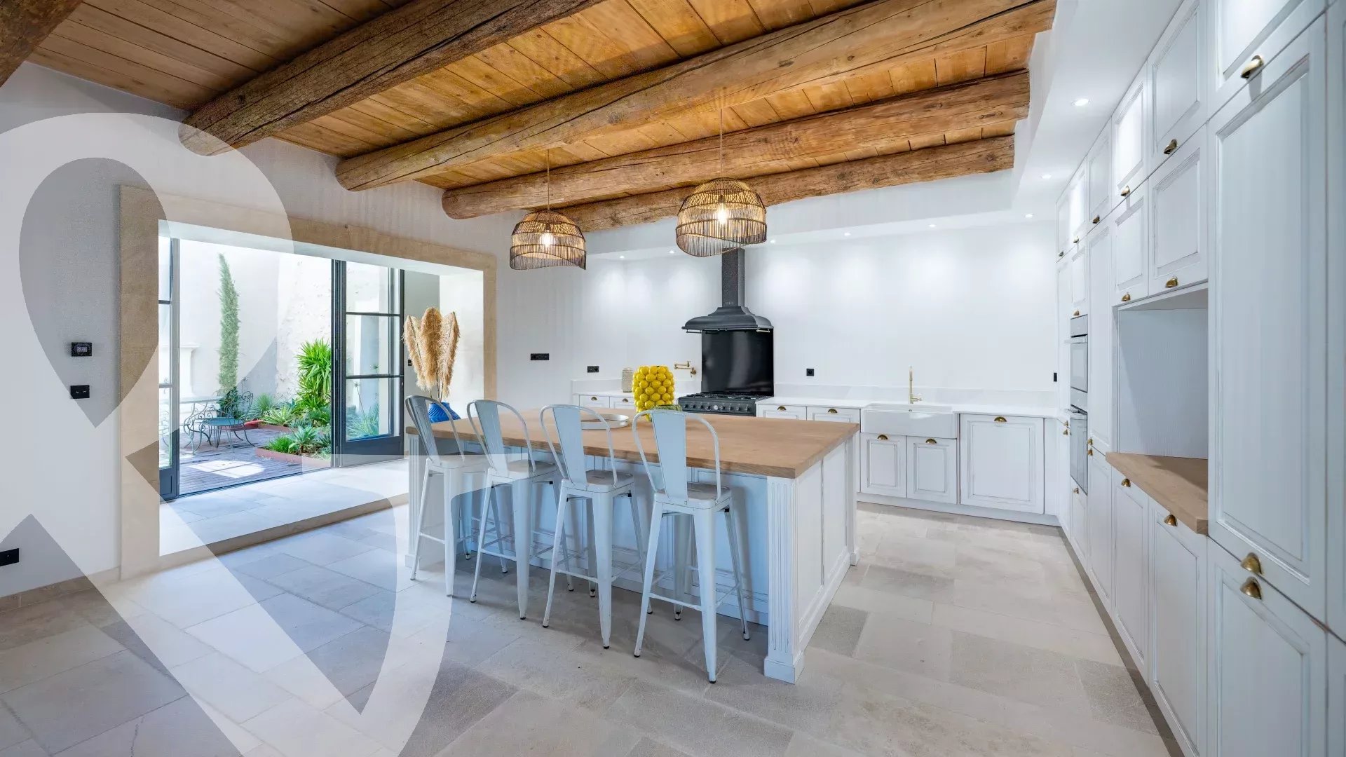 UN BIEN UNIQUE AVEC VUE SUR L'EGLISE