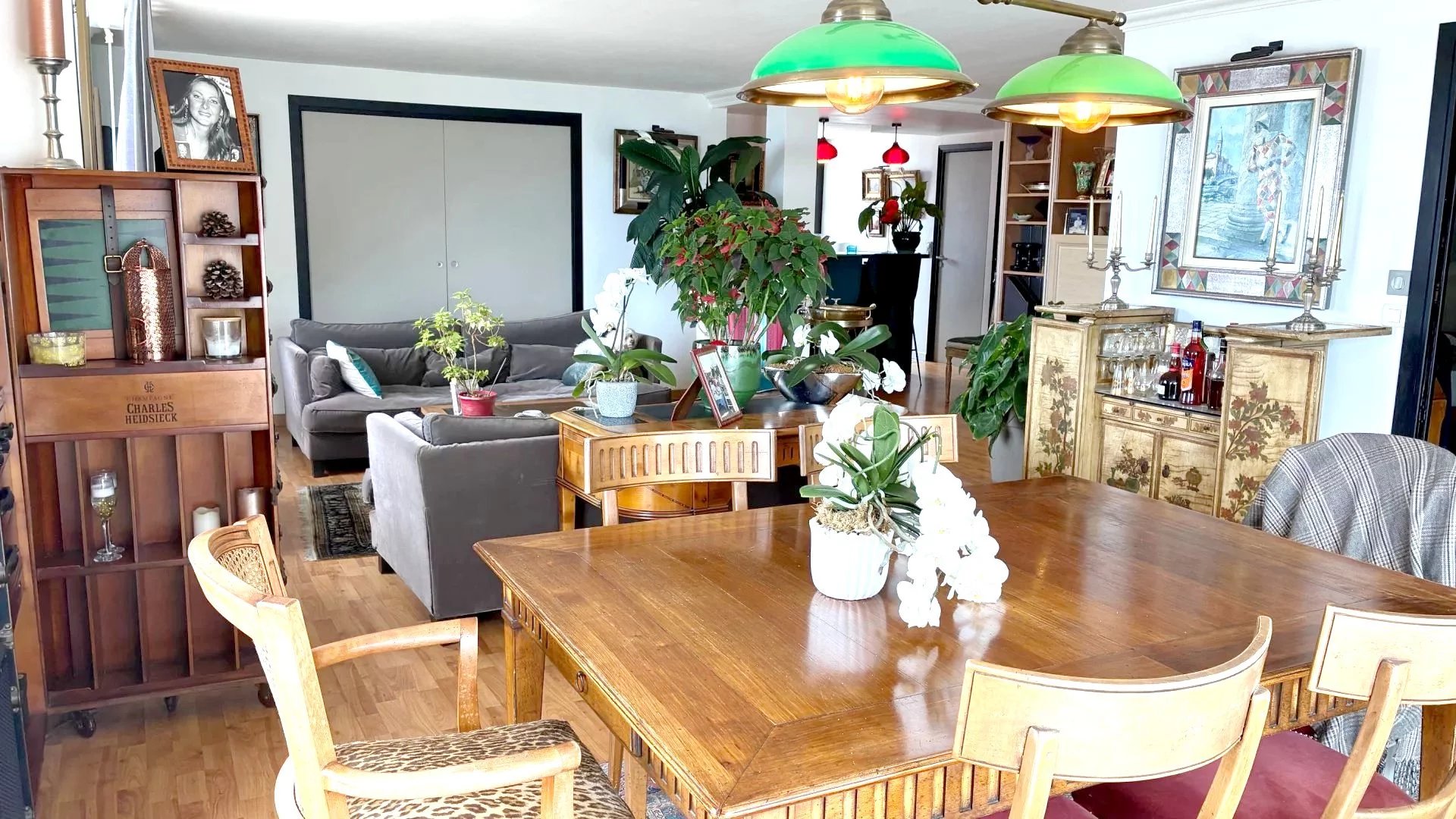 Appartement lumineux avec vue sur la mer