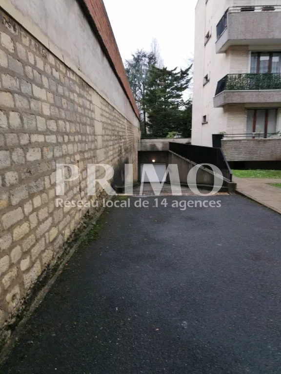 location-parking-sceaux-83873144