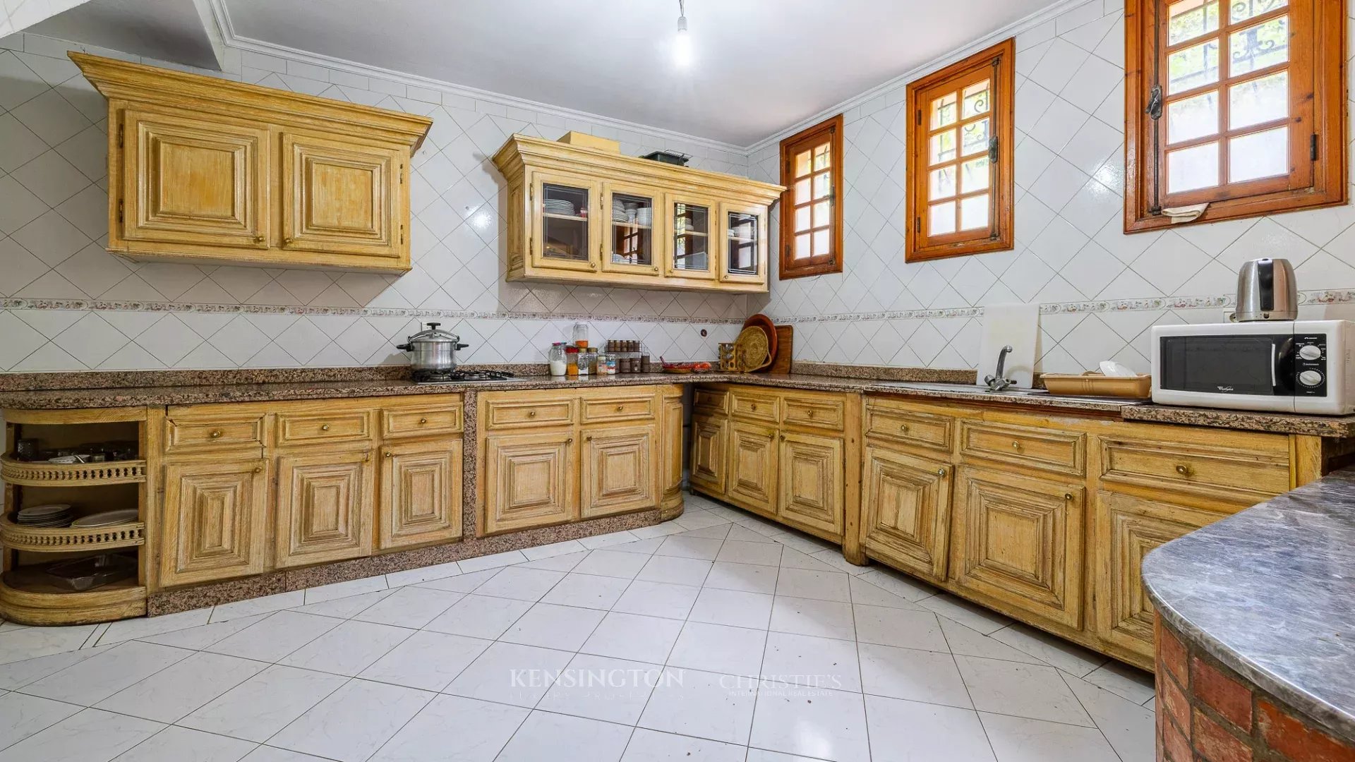9 Bedroom Villa/Townhouse's Image 23